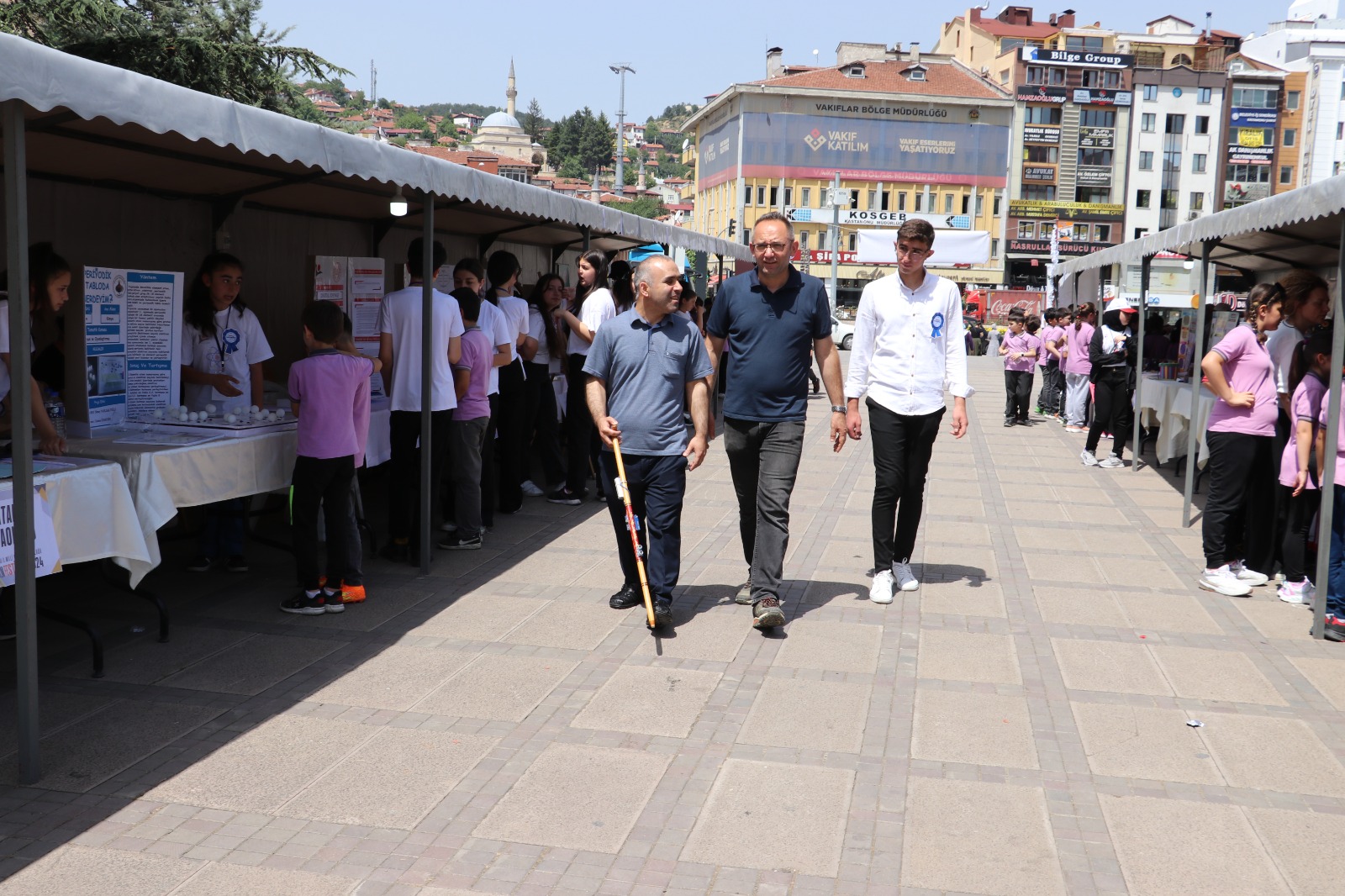 Kastamonulu Öğrenciler Görme Engelli Çalışana Akıllı Baston Geliştirdi (1)