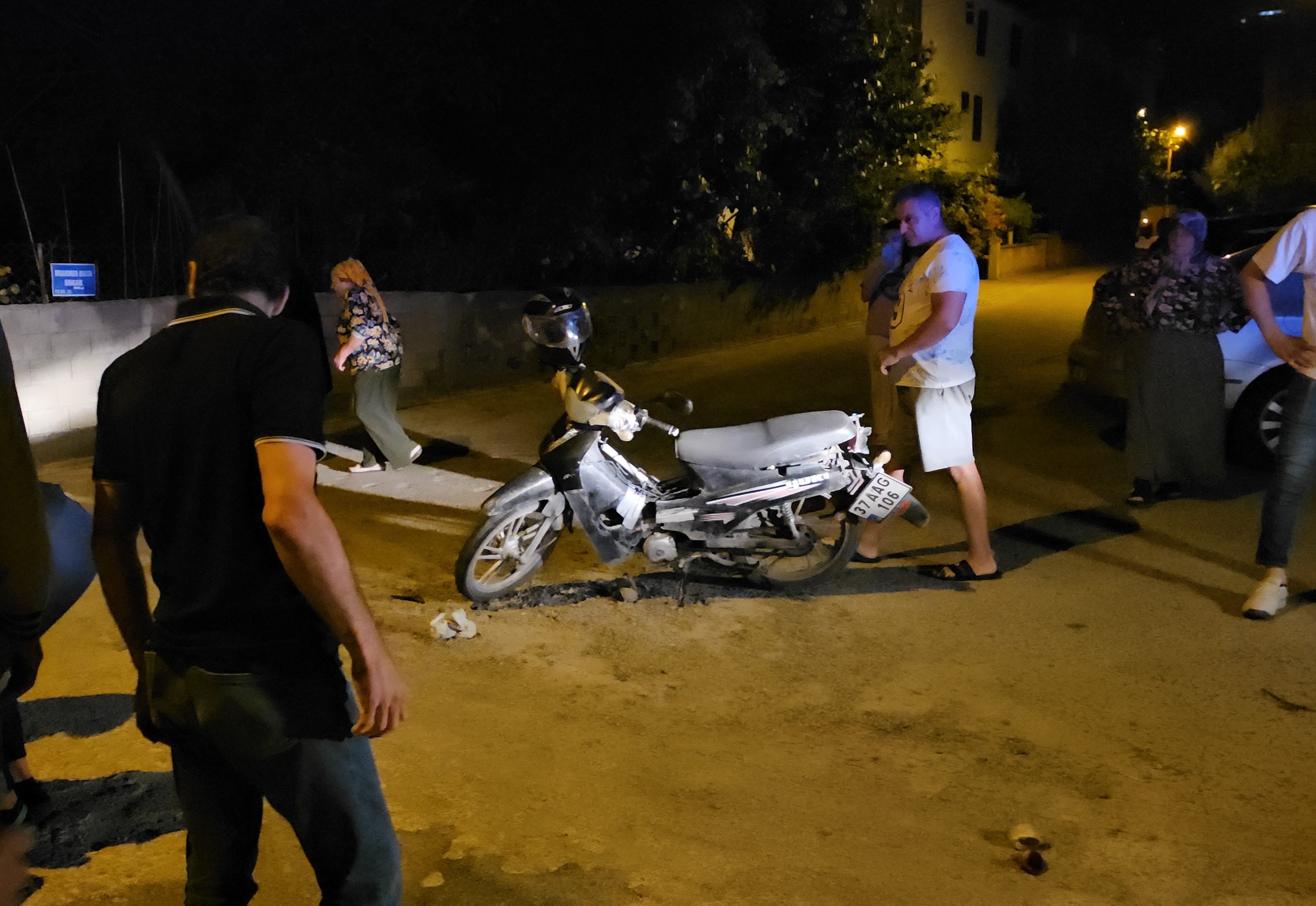 Cide'de Motosiklet Kazası 2 Yaralı! (2)