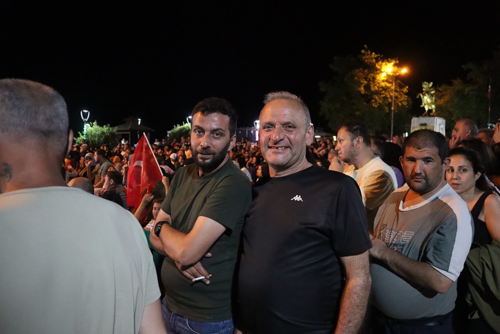Cide’de Türkiye Milli Maçını 3 Bin Kişi Dev Ekranda Izledi Erkan Türk