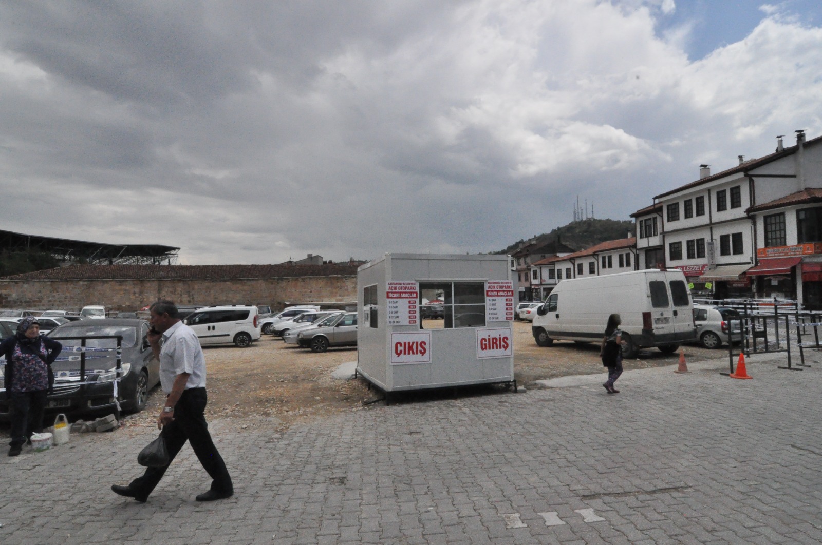 Topçuoğlu'nda Vatandaşların Otopark Sorunu Çözüldü! (1)