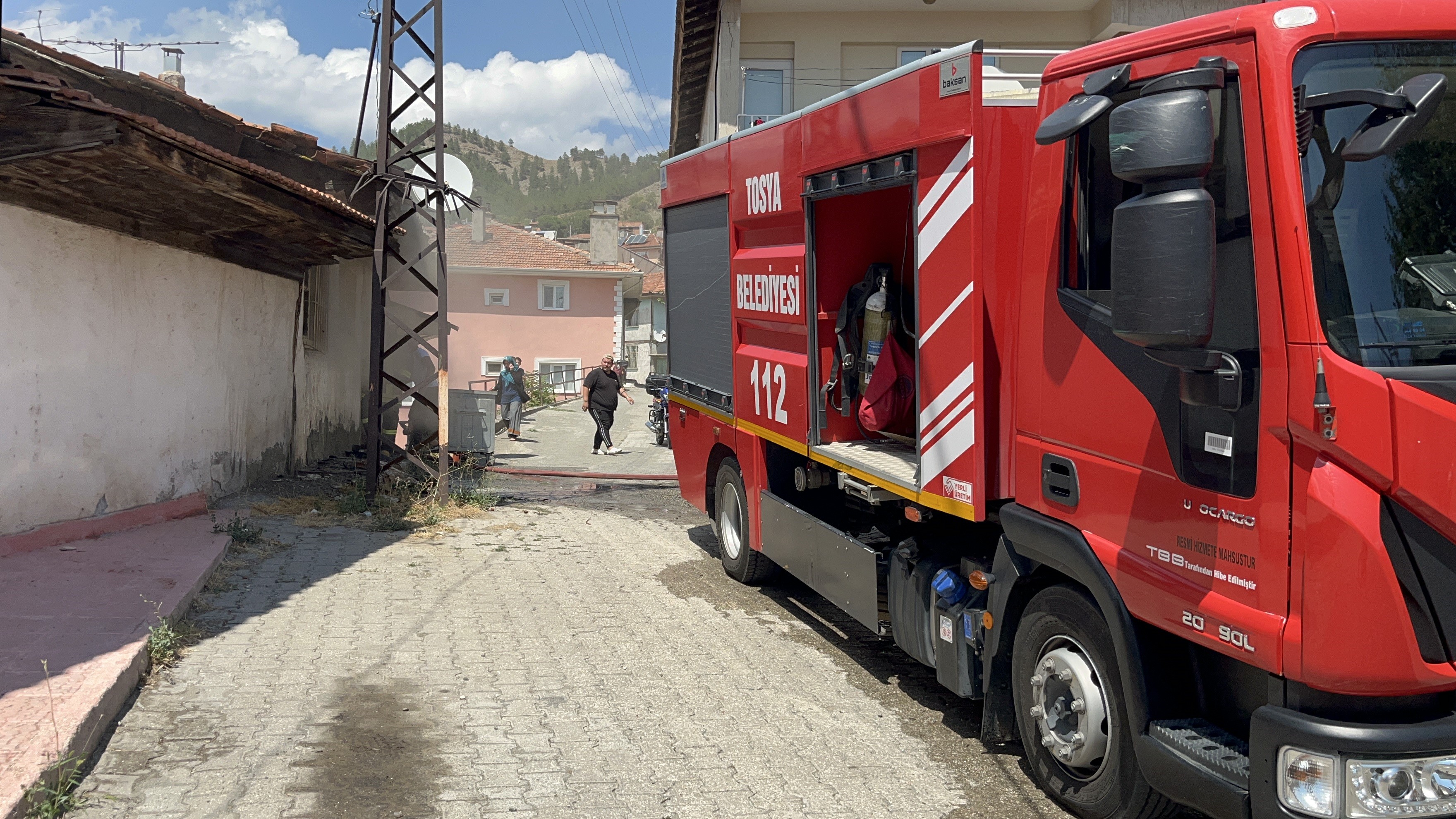 Kastamonu'da Boş Evde Çıkan Yangın Paniğe Sebep Oldu (1)