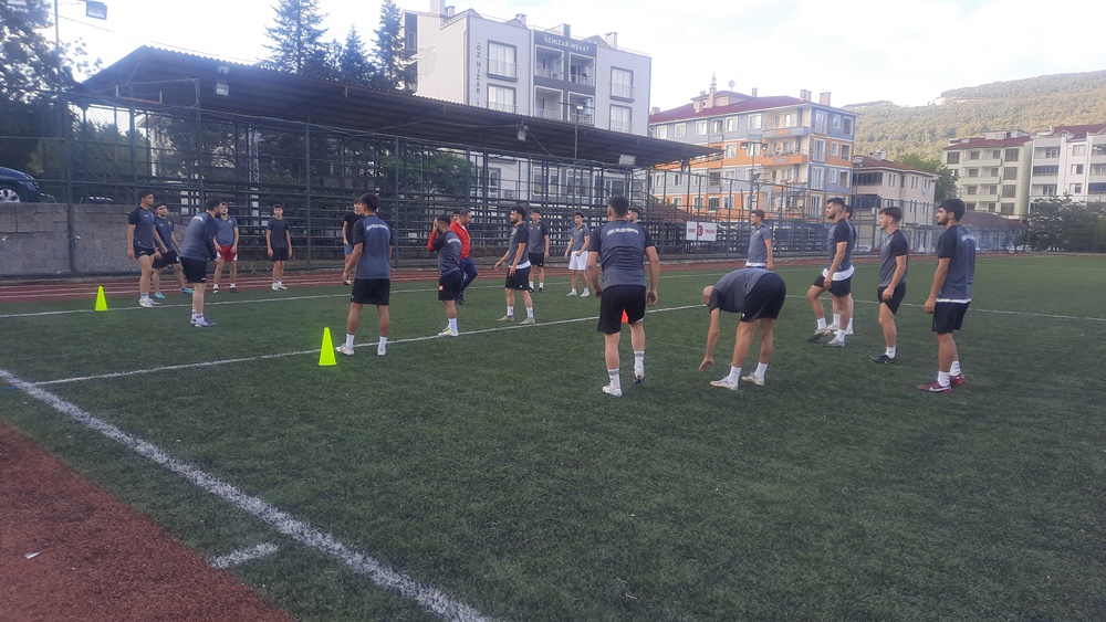 Cide Belediyespor Şampiyonluk Parolasıyla Top Başı Yaptı Anrtenman