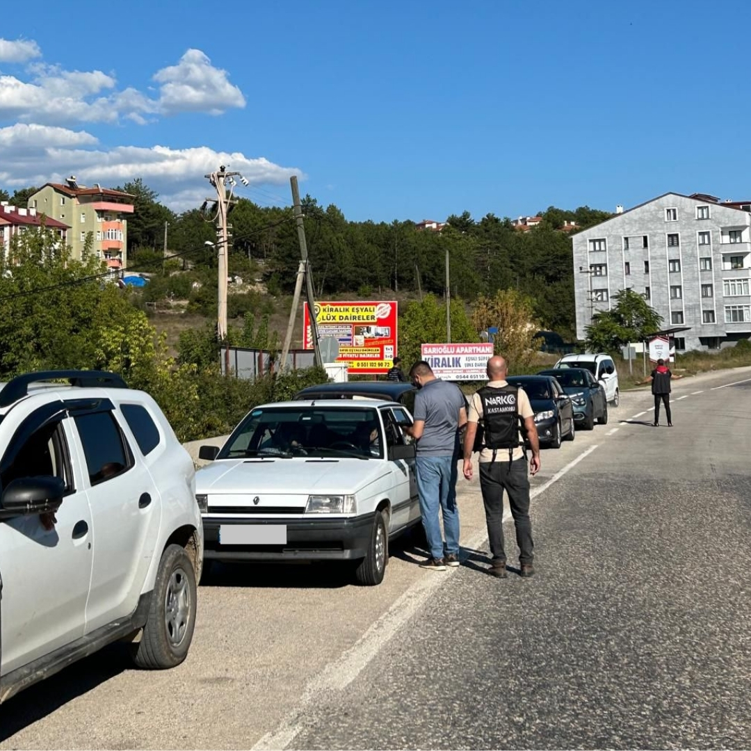 Kastamonu'da 198 Şahıs Ile 32 Araç Denetlendi (2)