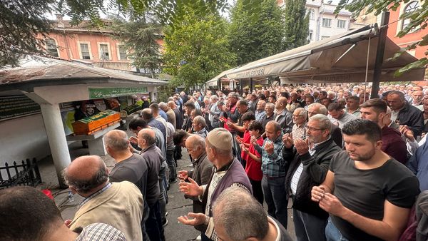 İnebolulu Hemşehriler Aynı Gün Son Yolculuğuna Uğurlandı (1)