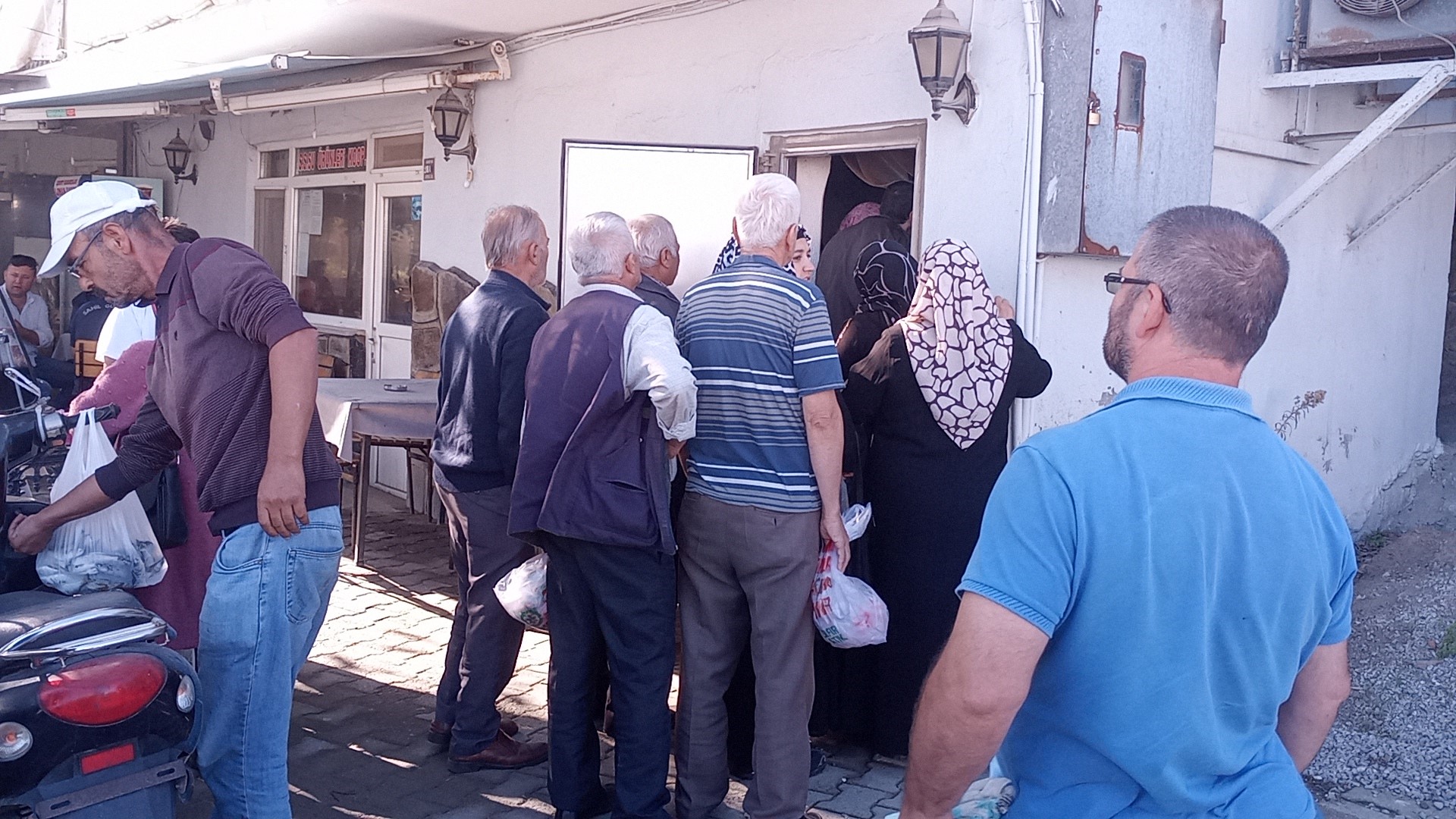 Kastamonu'nun İnebolu Ilçesinde Yapılan Kontrollerde, Avlanabilir Boydan Küçük Olduğu Tespit Edilen 56 Kasa Balığa El Konuldu. (1)