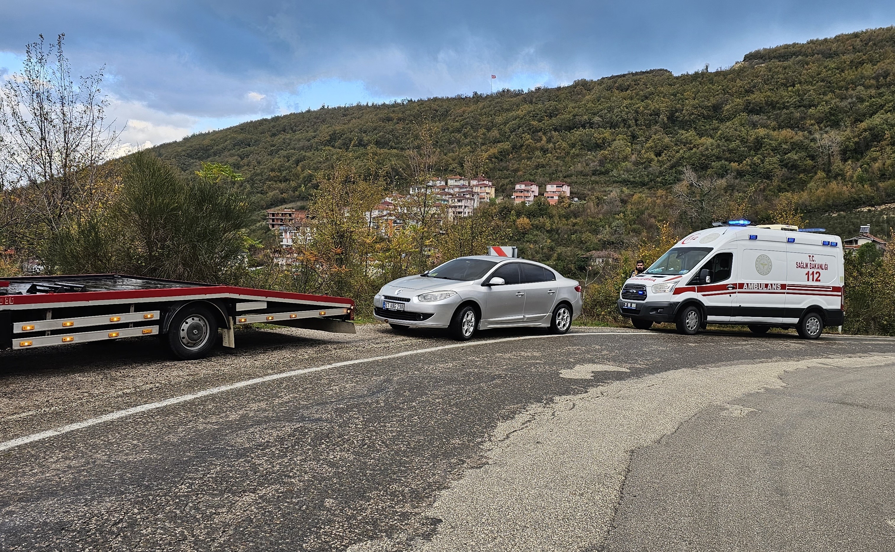 Cide'de Uçurumdan Uçan Otomobil 25 Metre Sürüklendi! (2)