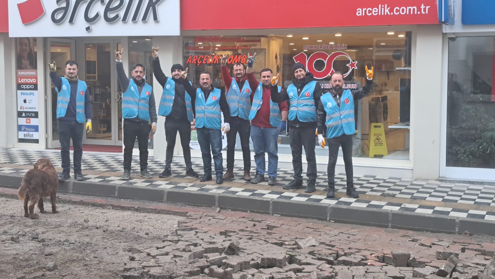 Cide Ülkü Ocağı Parke Döşedi Bozkurt Işareti