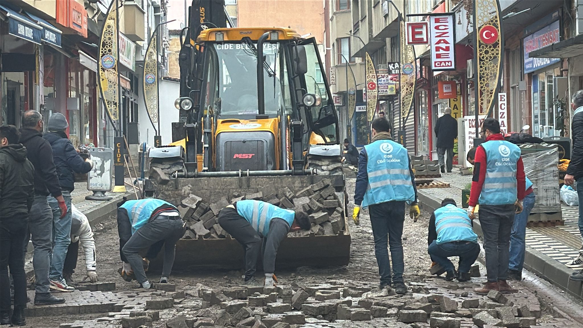 Cide Ülkü Ocağı Parke Döşedi Kastamonu