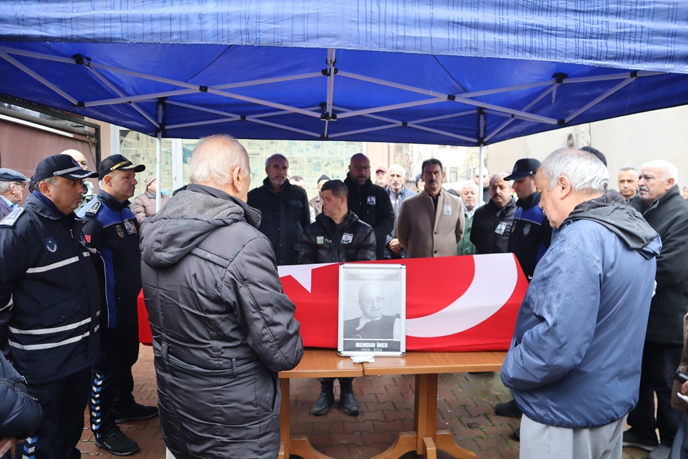 Cide’nin ‘Efsane Başkanı’ Memduh İmer sonsuzluğa uğurlandı türk bayrağı