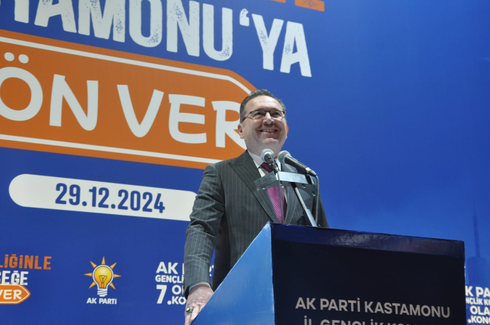 Kastamonu Ak Parti’de İl Gençlik Kolları Başkanı Türkmenoğlu Güven Tazeledi! Sevgilioğlu