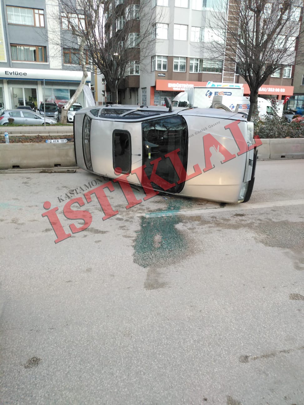 Kastamonu'da Korkutan Kaza Takla Attı (1)