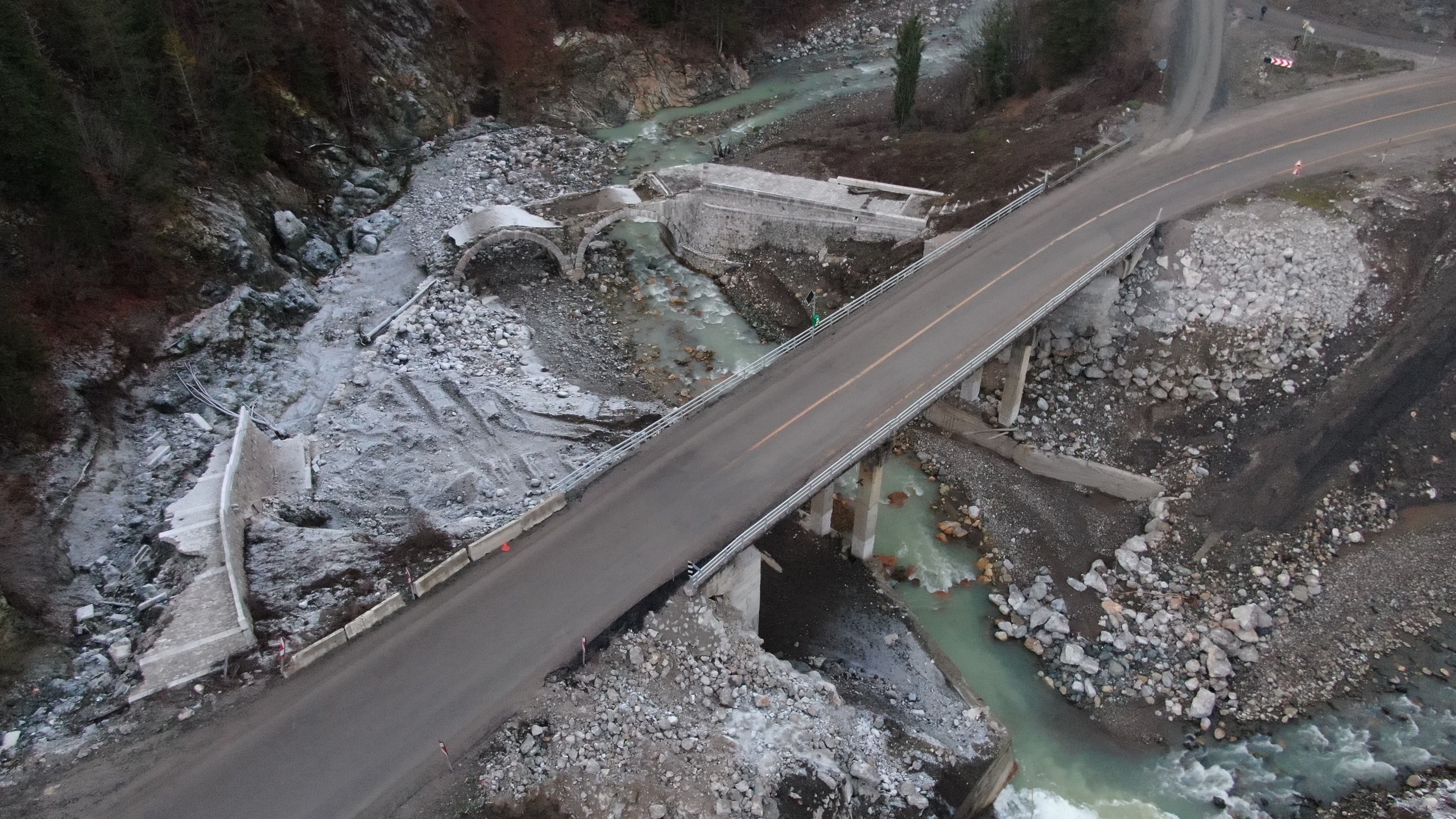 Kastamonu'da 5 Ilçeyi Bağlayan Köprü Tehlike Saçıyor (3)