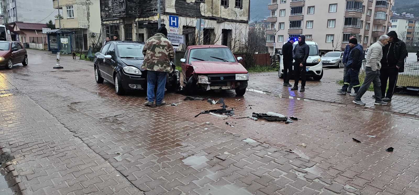Cide'de Iki Otomobil Çarpıştı! (1)-1