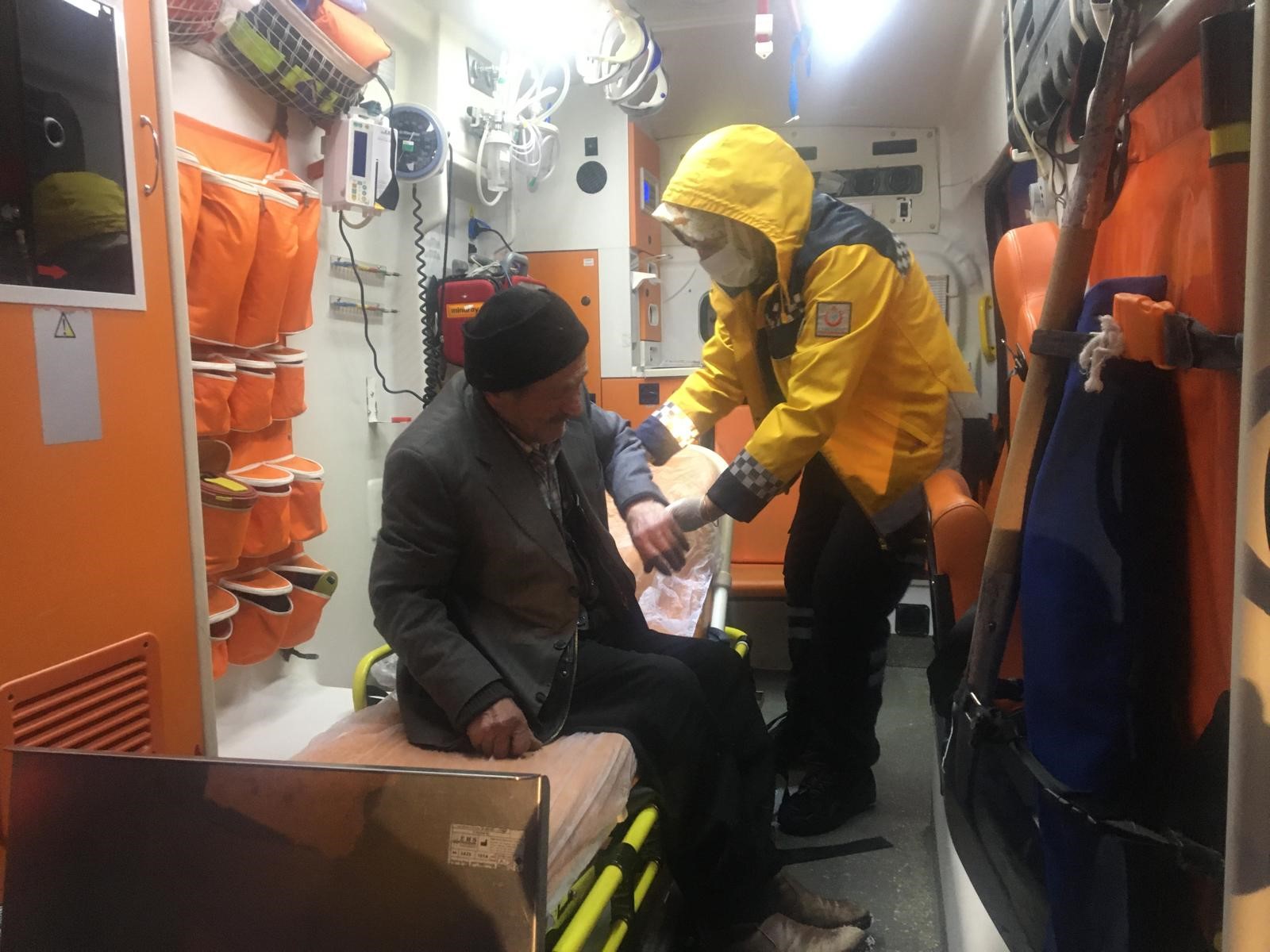 Cide’nin Karla Kaplı Köylerinde Mahsur Kalan Hastalar Için Seferberlik! (2)