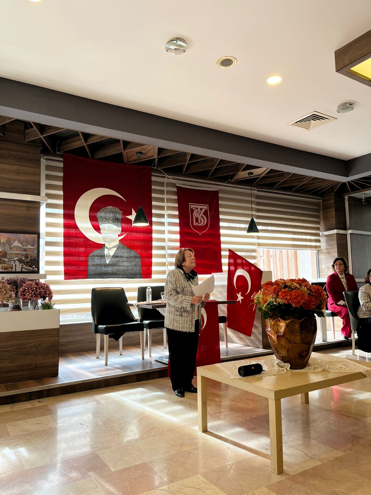 F100241F 12E4 4A0B A466 55C56A2D25Fc