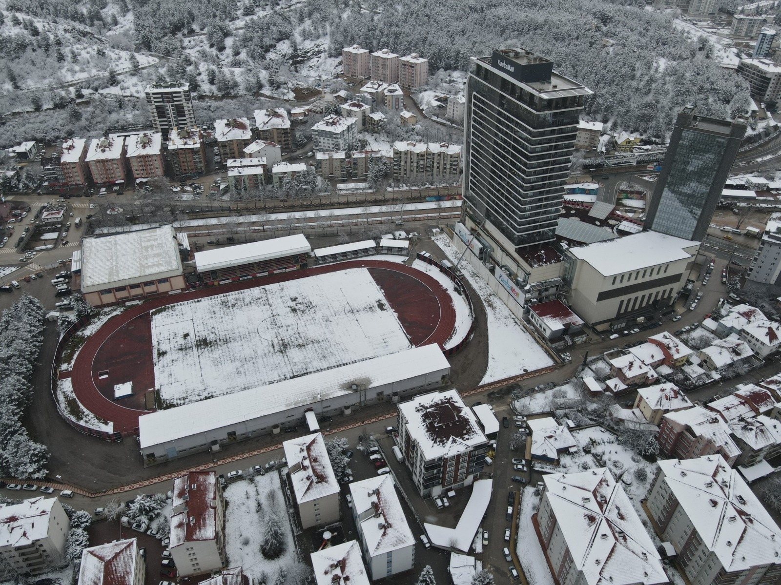 İki Tas Yemeği Sağlıklı Veremeyen “Idare”