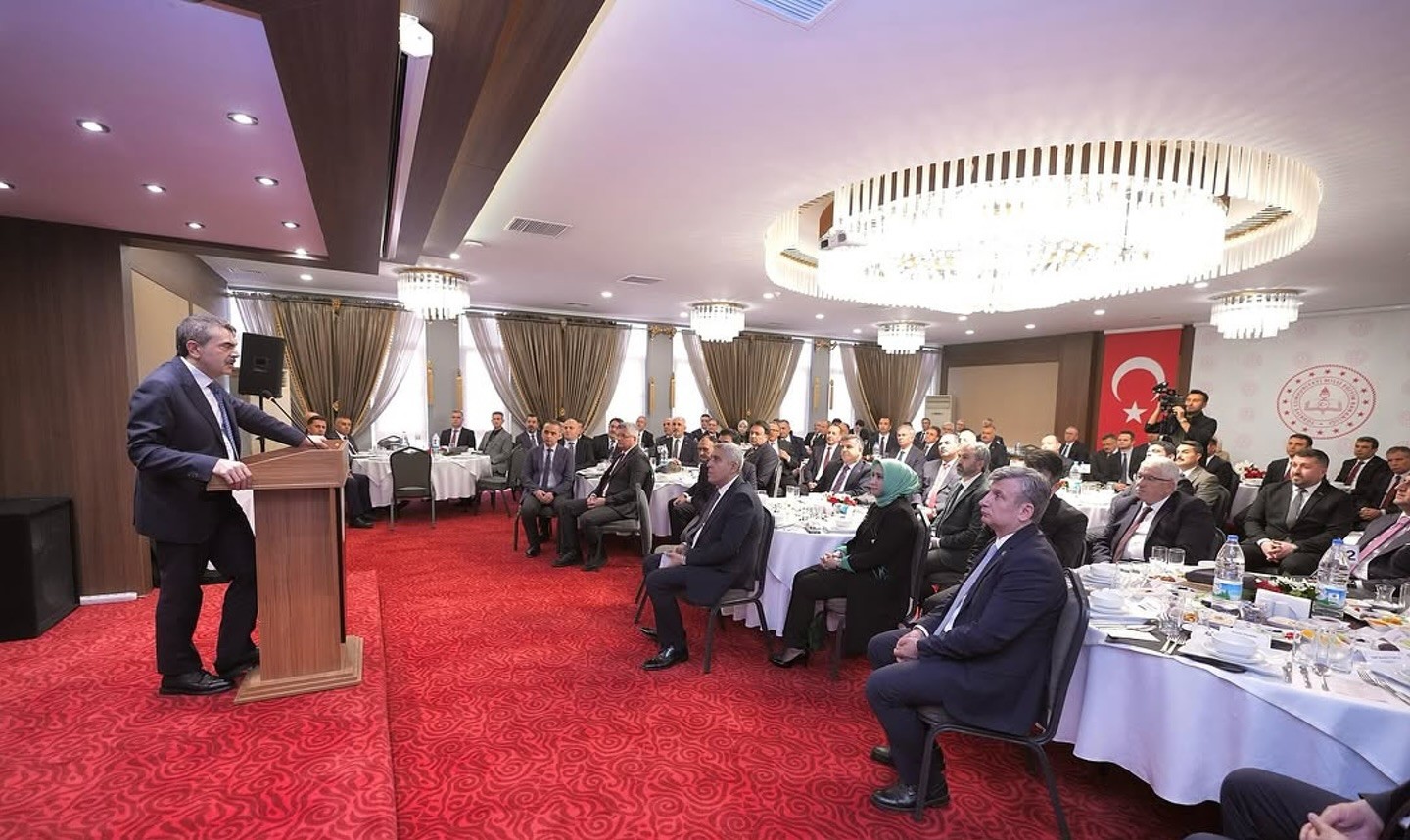 Bakan Tekin, Hasan Gümüş Ile Iftarda Bir Araya Geldi (3)