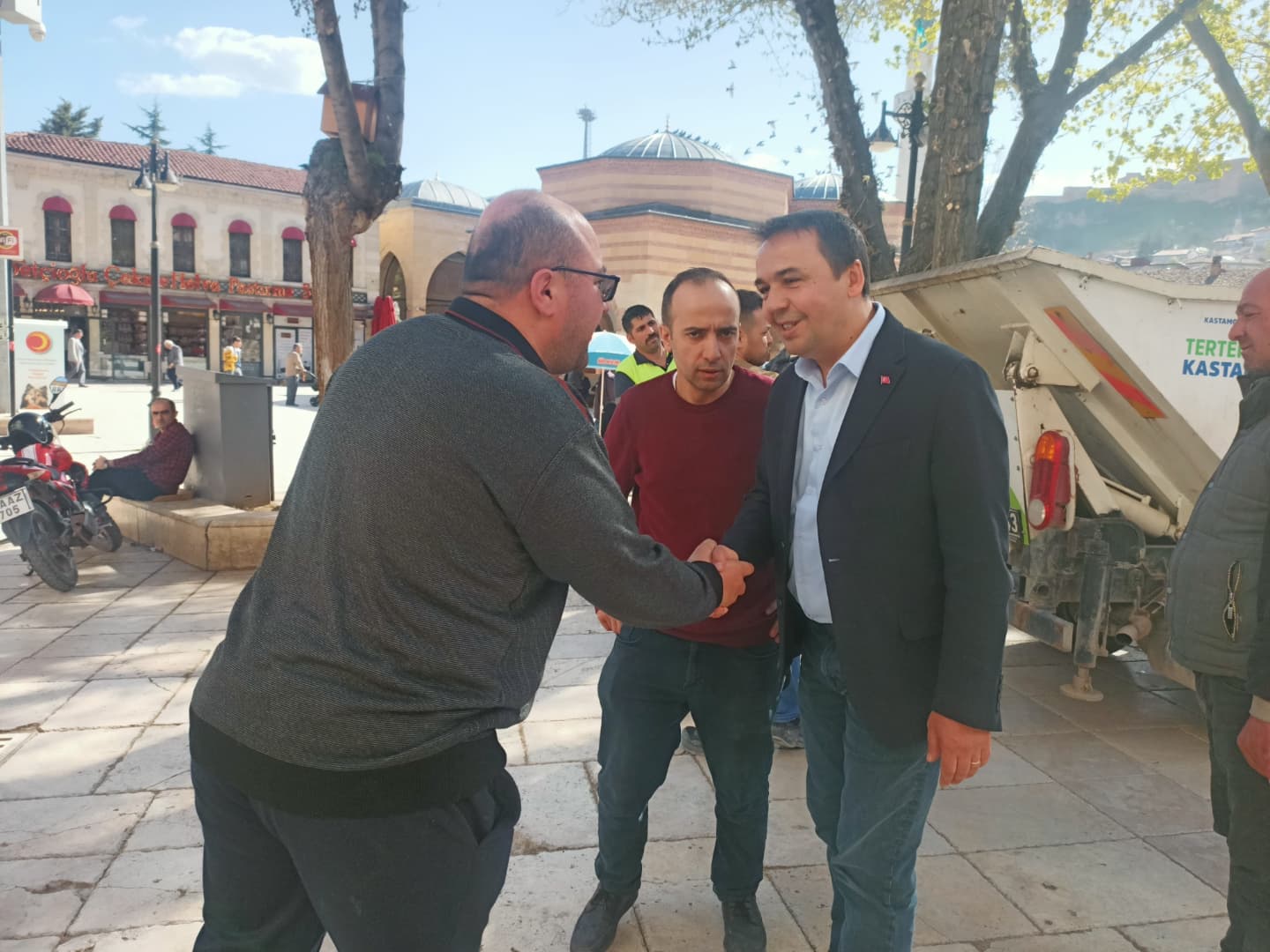 Başkan Baltacı Nasrullah Meydanı'nda Esnafla Buluştu3