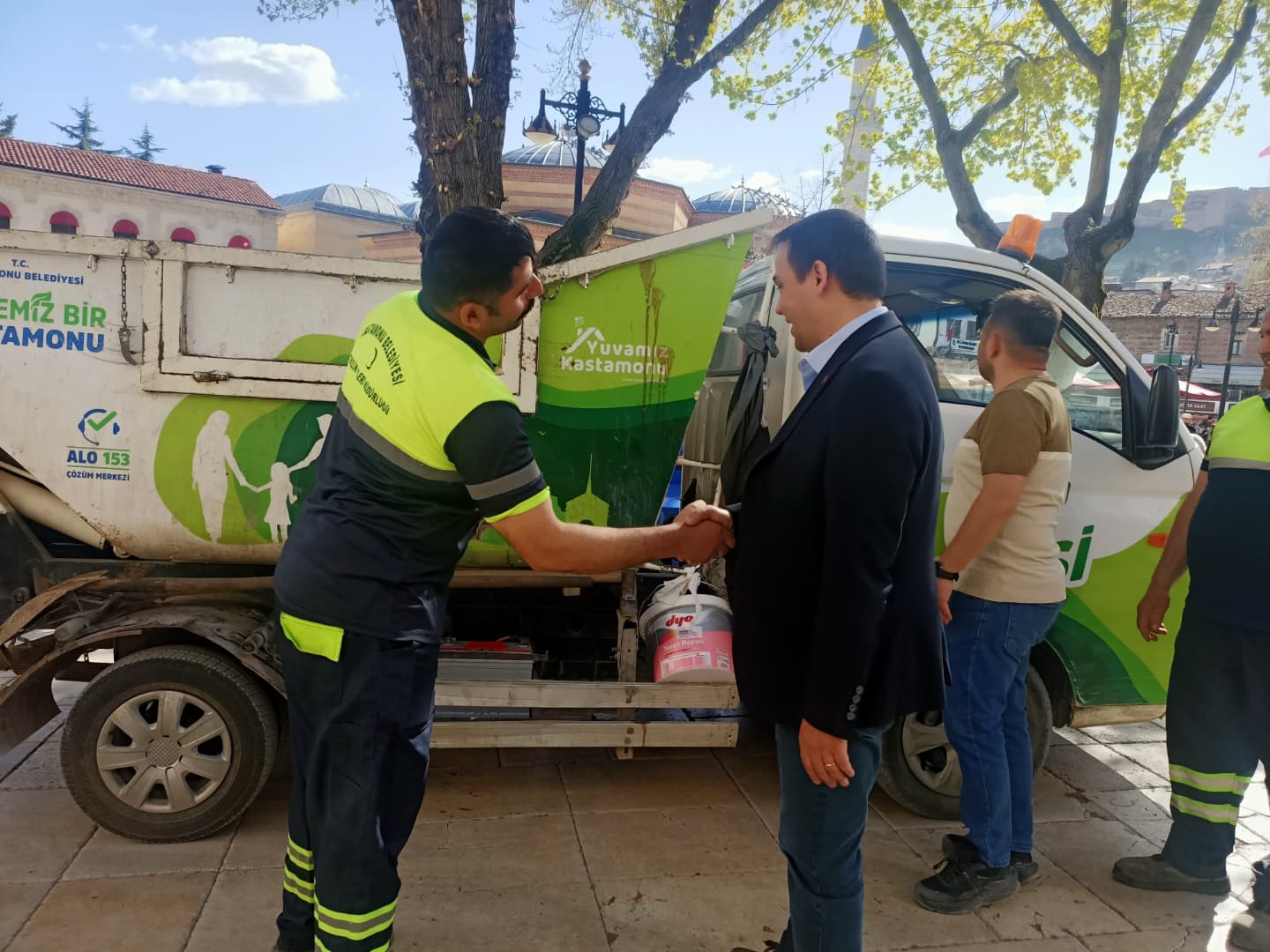 Başkan Baltacı Nasrullah Meydanı'nda Esnafla Buluştu4