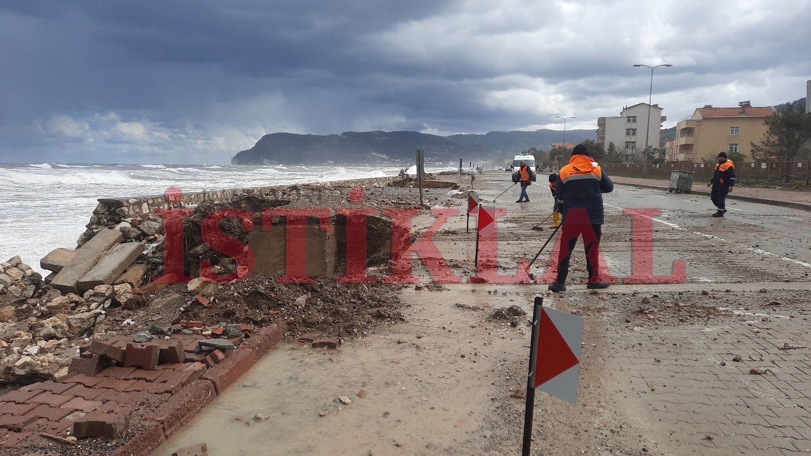 Dev Dalgalar Cide Sahilini Dovdu Kastamonu (2)