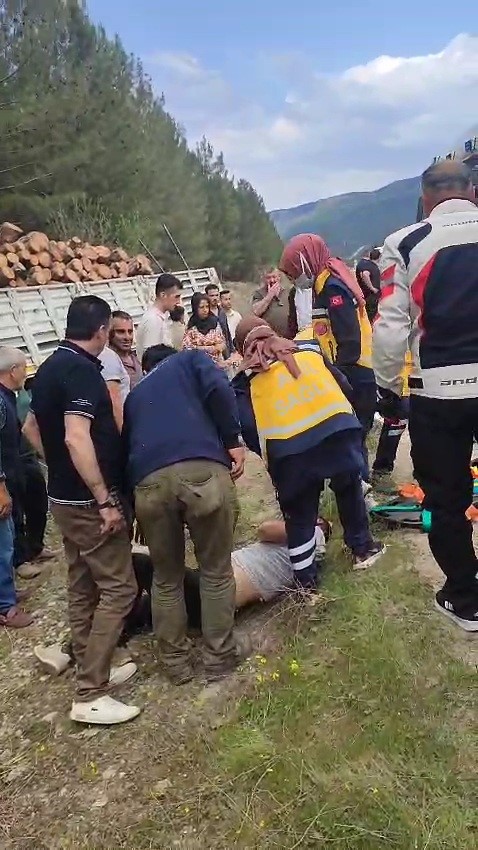 Kastamonu Plakalı Tır Devrildi (3)