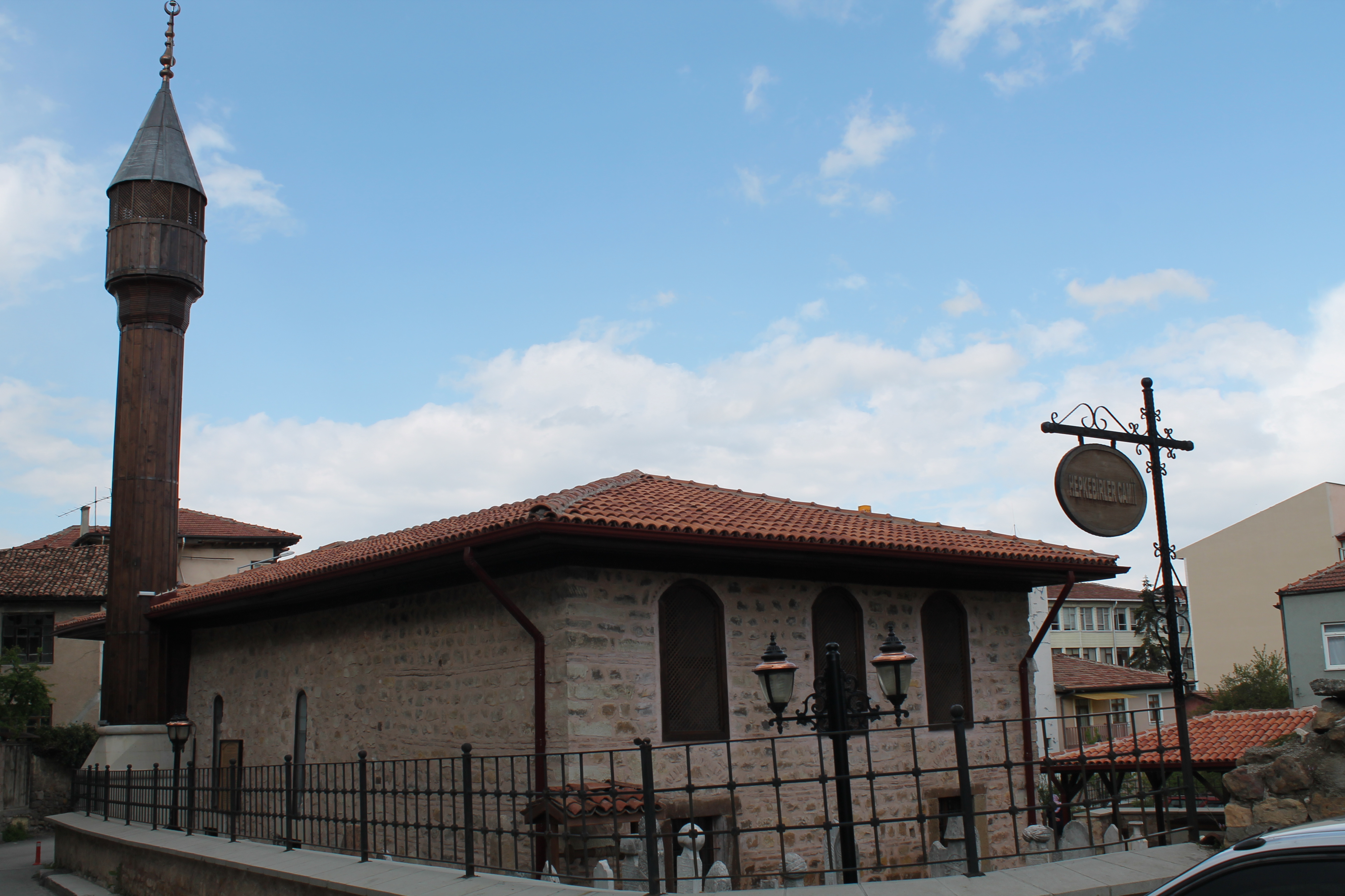 Mine Akçakoca Özgür Köşe (4) (1)