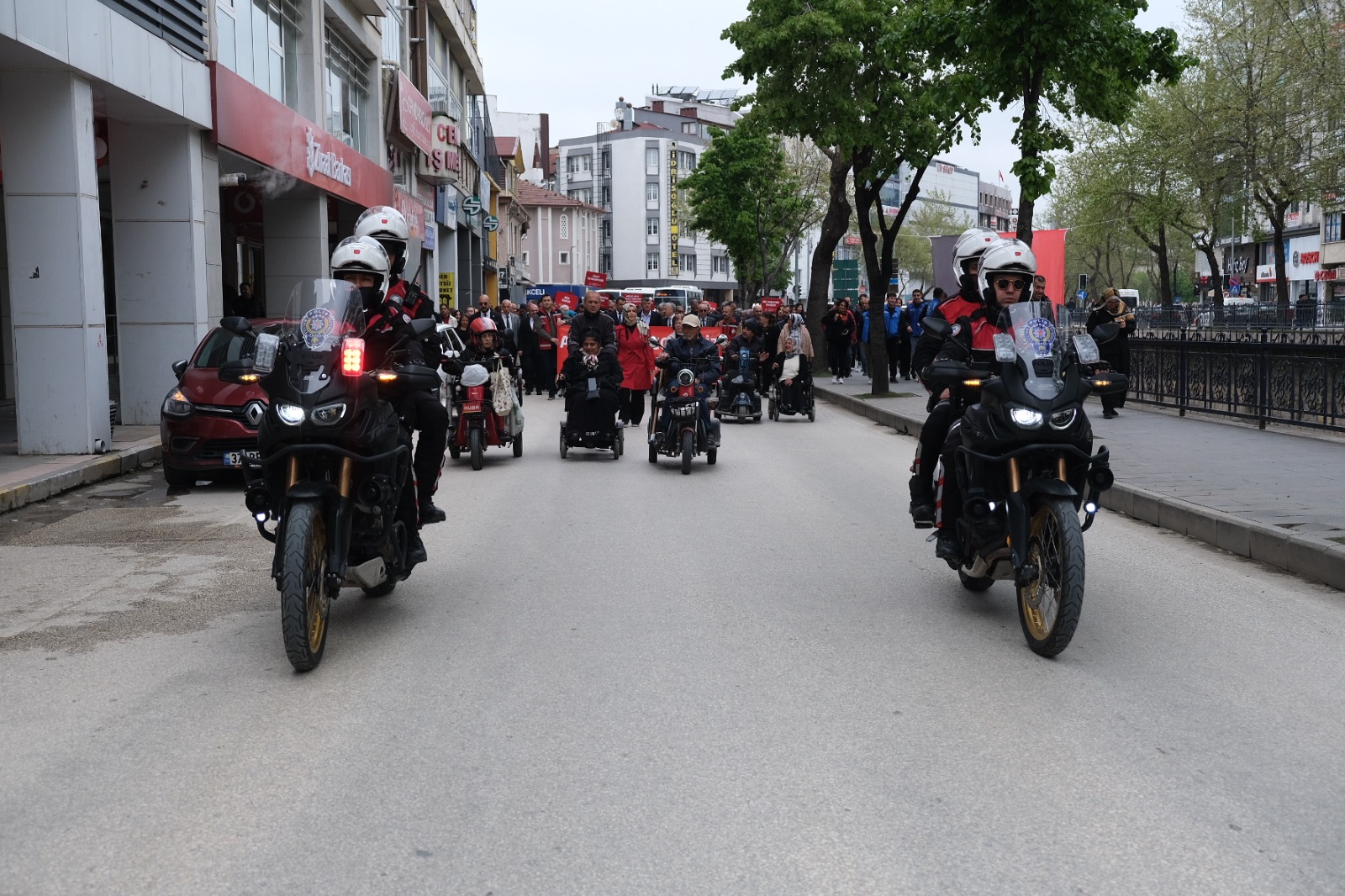 “Ailemiz, Geleceğimiz” Temalı Kortej Yürüyüşü Gerçekleştirildi (1)