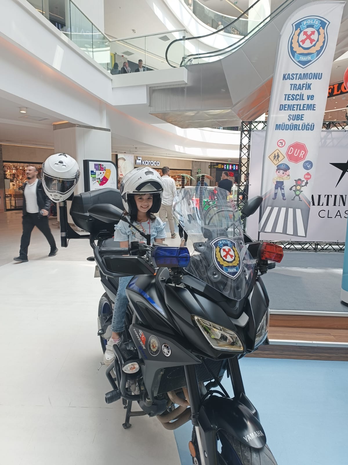 Emniyet’ten ‘Bir Kural Bir Ömür’ Etkinliği (1)