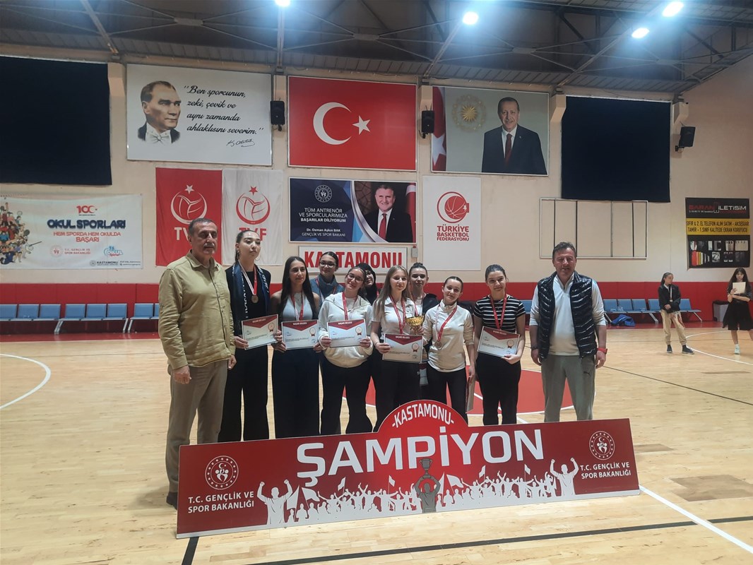 Erkeklerde Abdurrahmanpaşa, Kızlarda Göl Anadolu Birinci! (2)