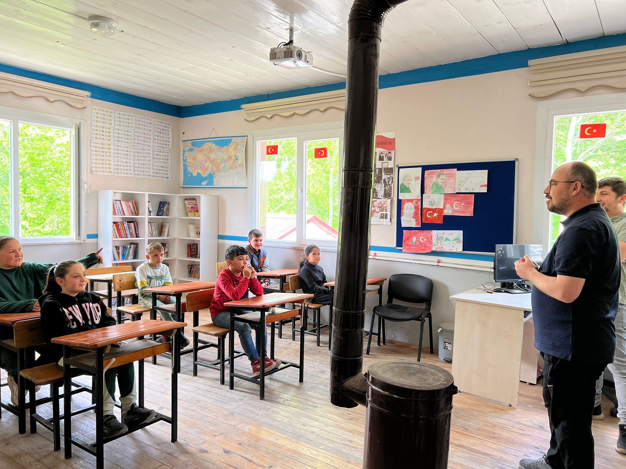 Kastü Gençlerinden Köy Okuluna Gönül Köprüsü (4)