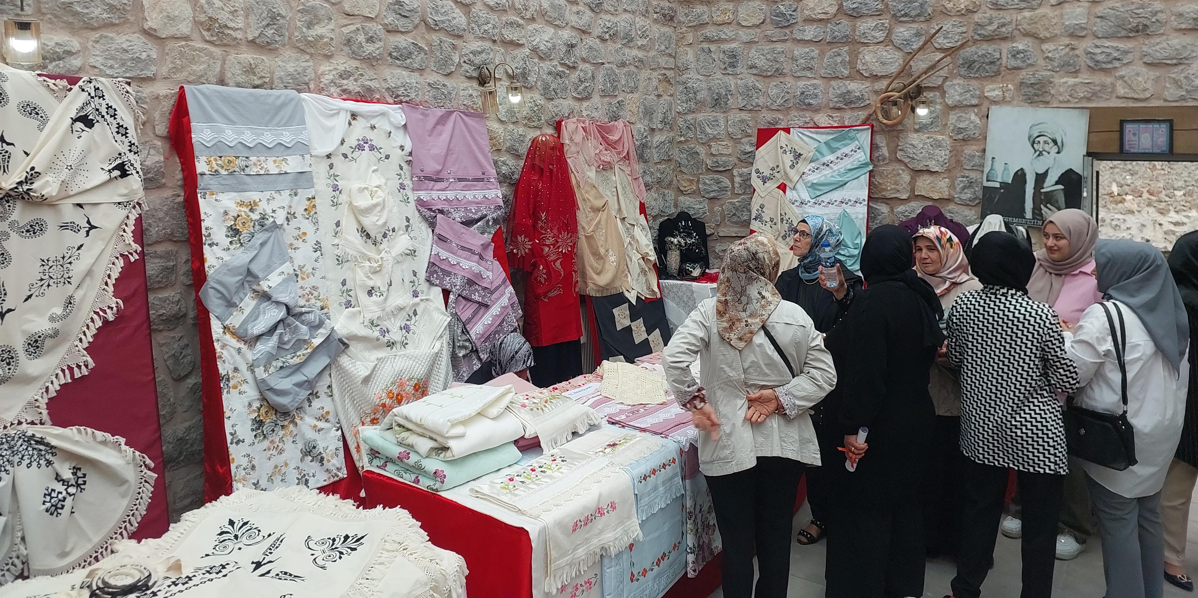 Küre Hem’den Göz Alıcı Yılsonu Sergisi (2)