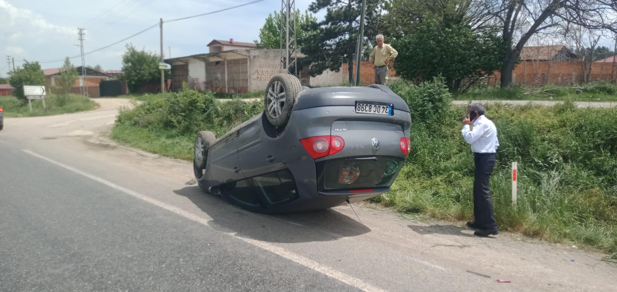 şekerde takla atan otomobil