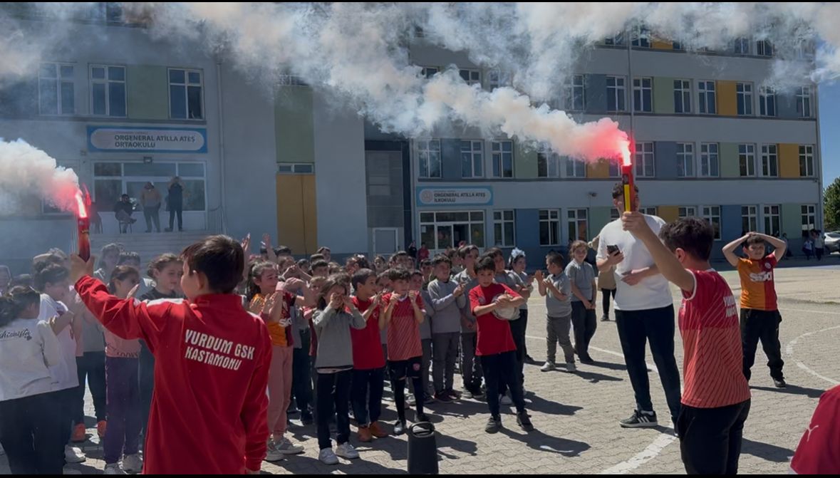 Yurdum Gsk Kalplere Dokundu (1)