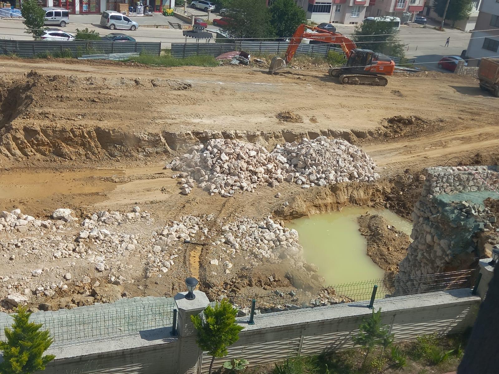 Candaroğulları Mahallesi’nde Yol Çökmesi Tehlikesi Altınyuva Sakinleri Endişeli (2)