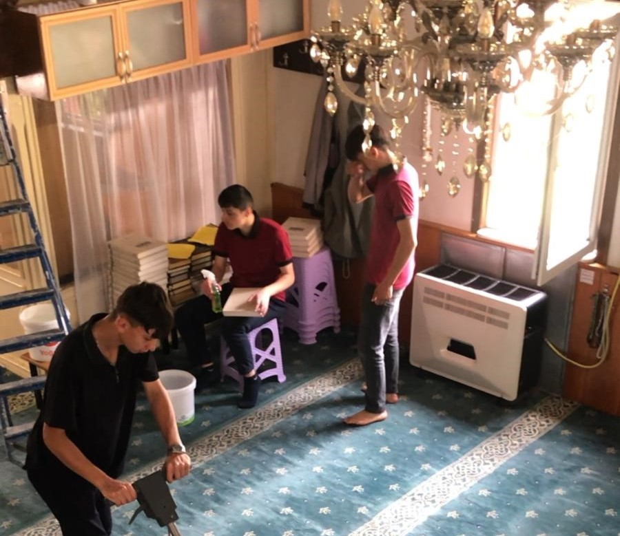 El Emeğiyle Işlediler, Mescidi Bayrama Hazırladılar (1)
