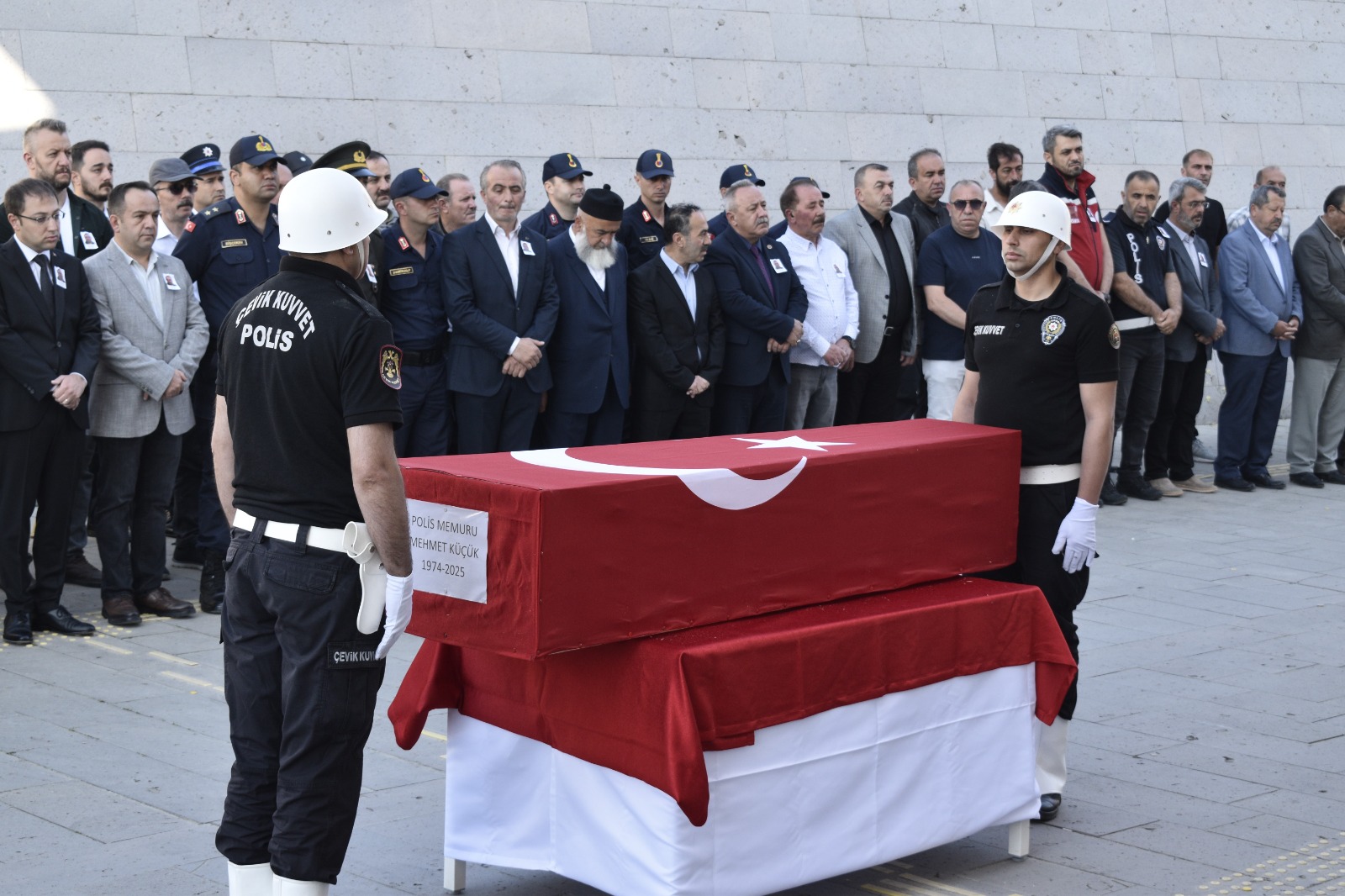 Hayatını Kaybeden Polis Memuru Törenle Memleketine Uğurlandı (2)