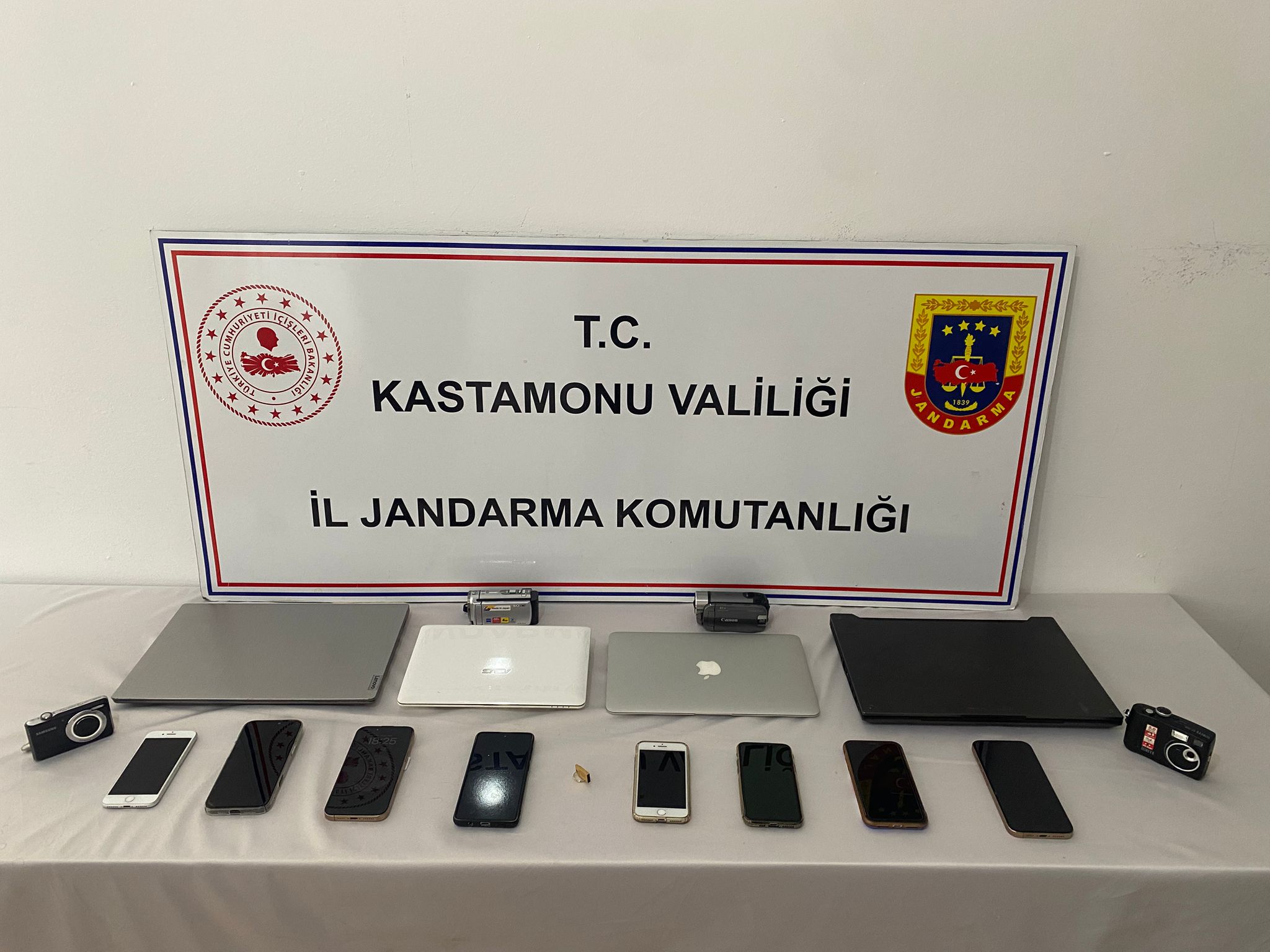 Kastamonu'da 123 Milyonluk 'Lastik' Dolandırıcılığı (1)