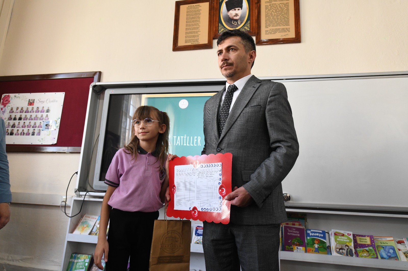 Vali Dallı Gazipaşa İlkokulu’nda Düzenlenen Karne Törenine Katıldı (2)