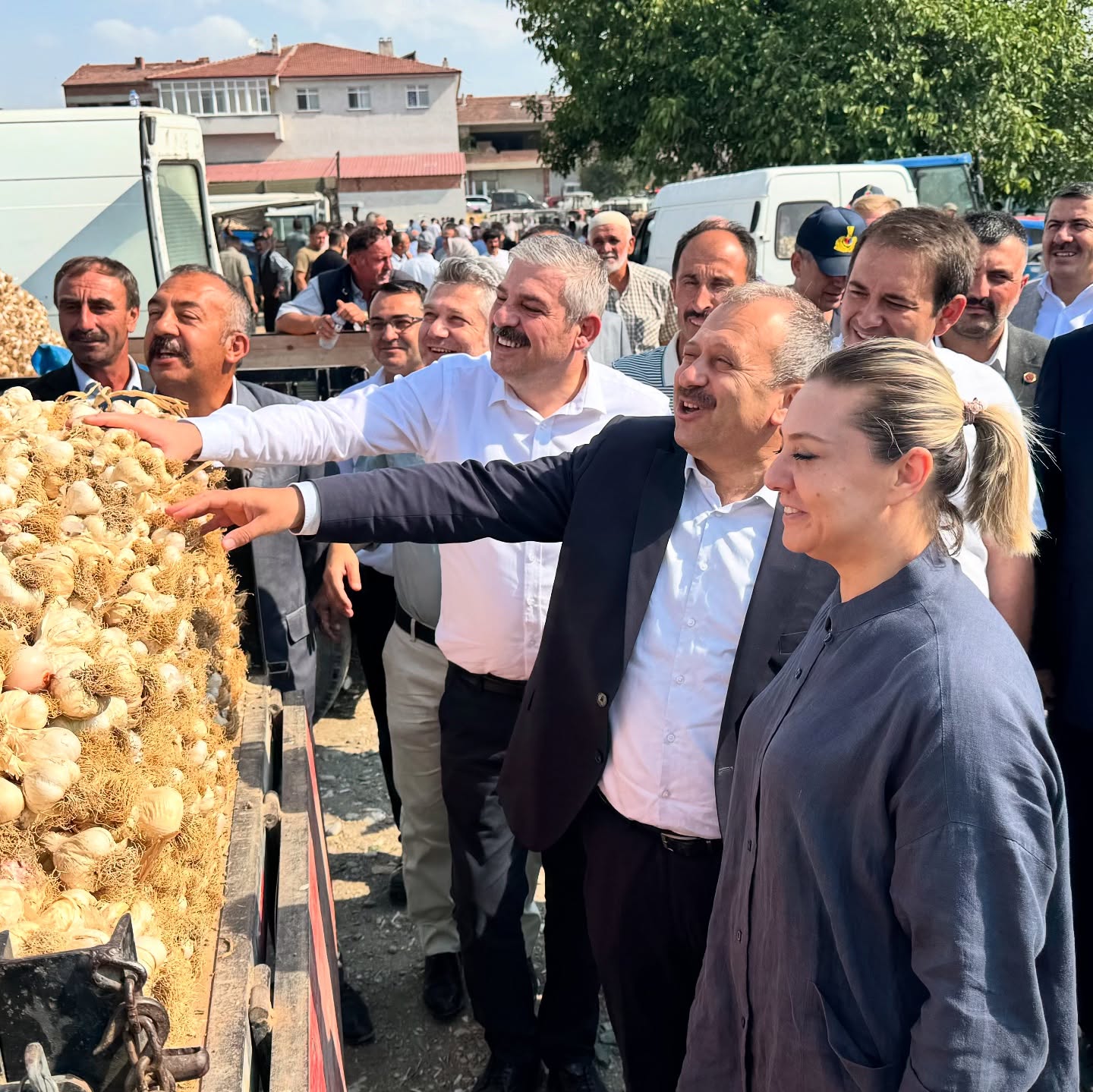 Alatarla Sarımsak Pazarı