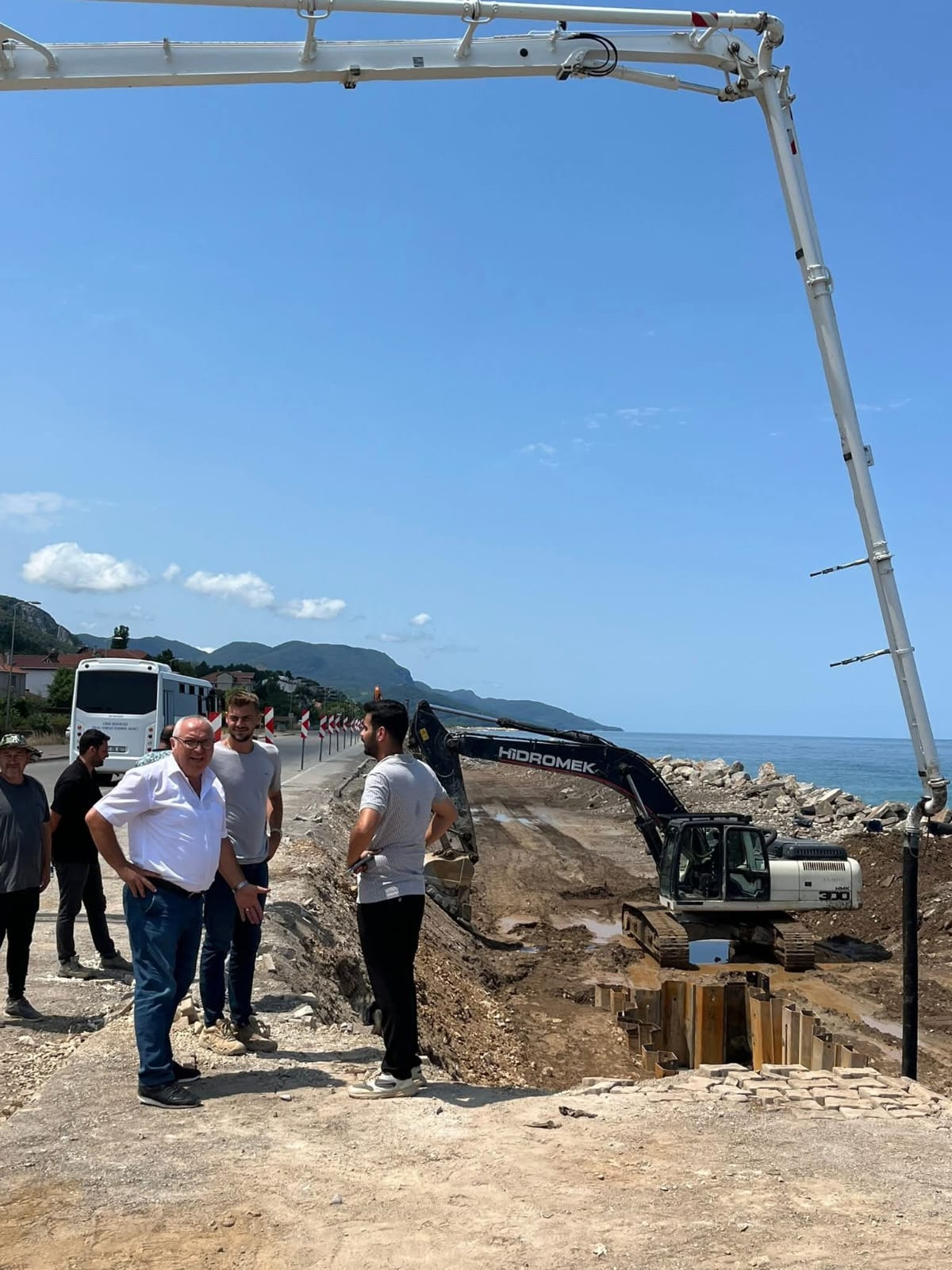 Cide Sahil Tahkimatında Ilk Beton Atıldı (2)
