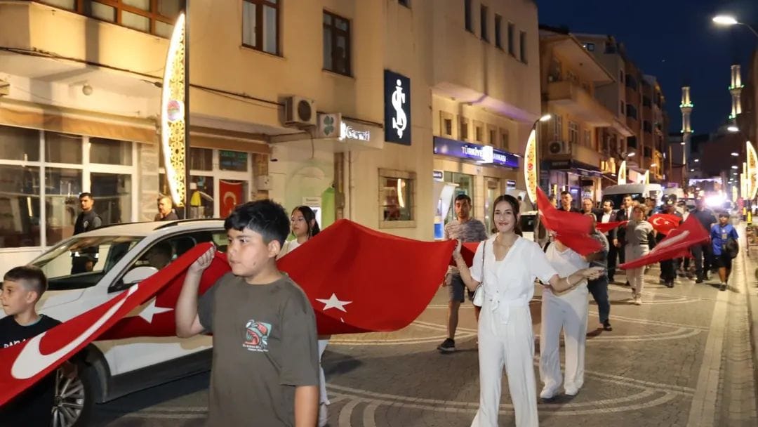 Cide’de 100 Metrelik Türk Bayrağı Açıldı (2)-1