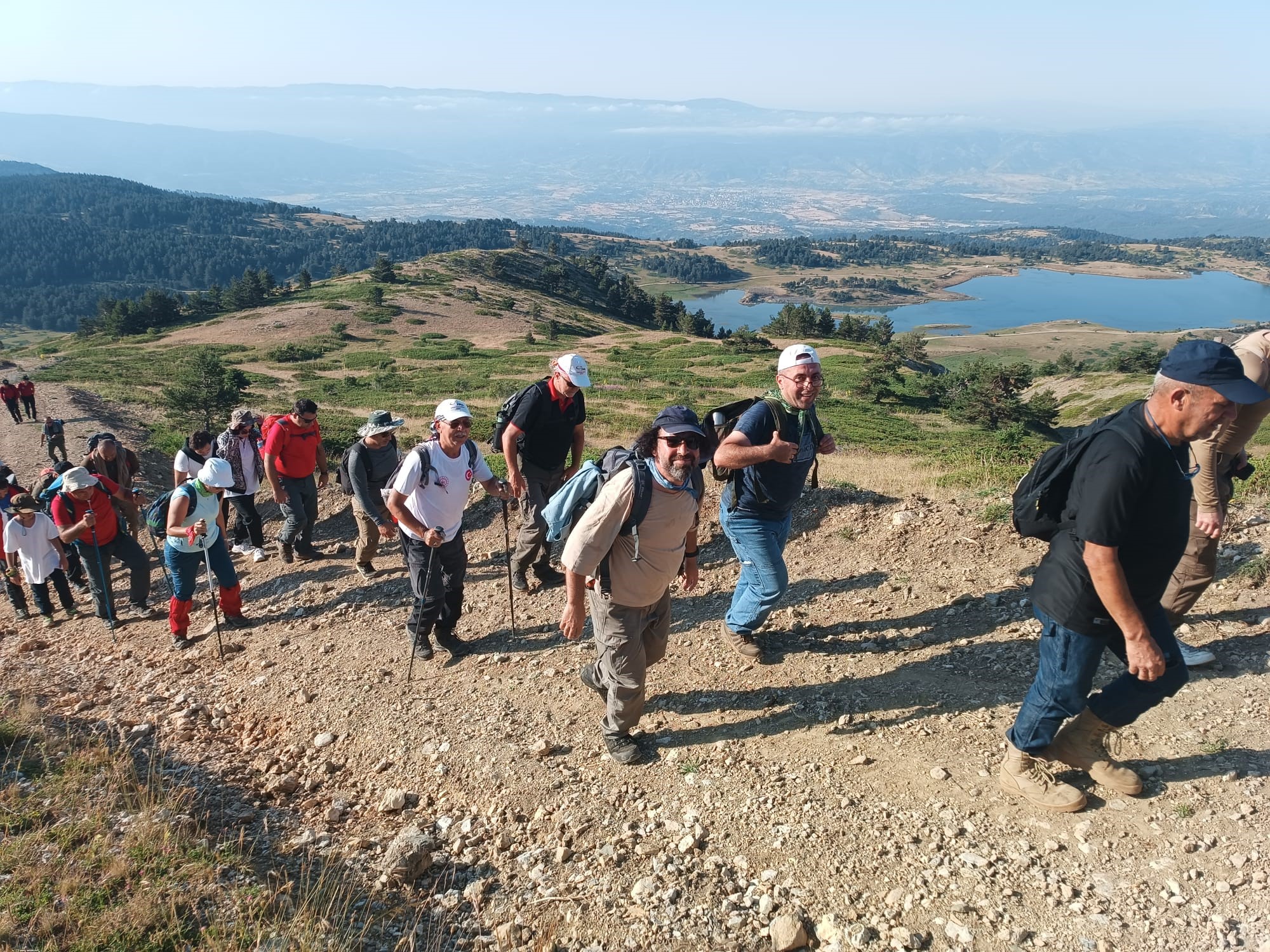 Kastamonulu Dağcılar, 2 Bin 404 Rakımlı Dağın Zirvesinde Türk Bayrağı Açtı (1)