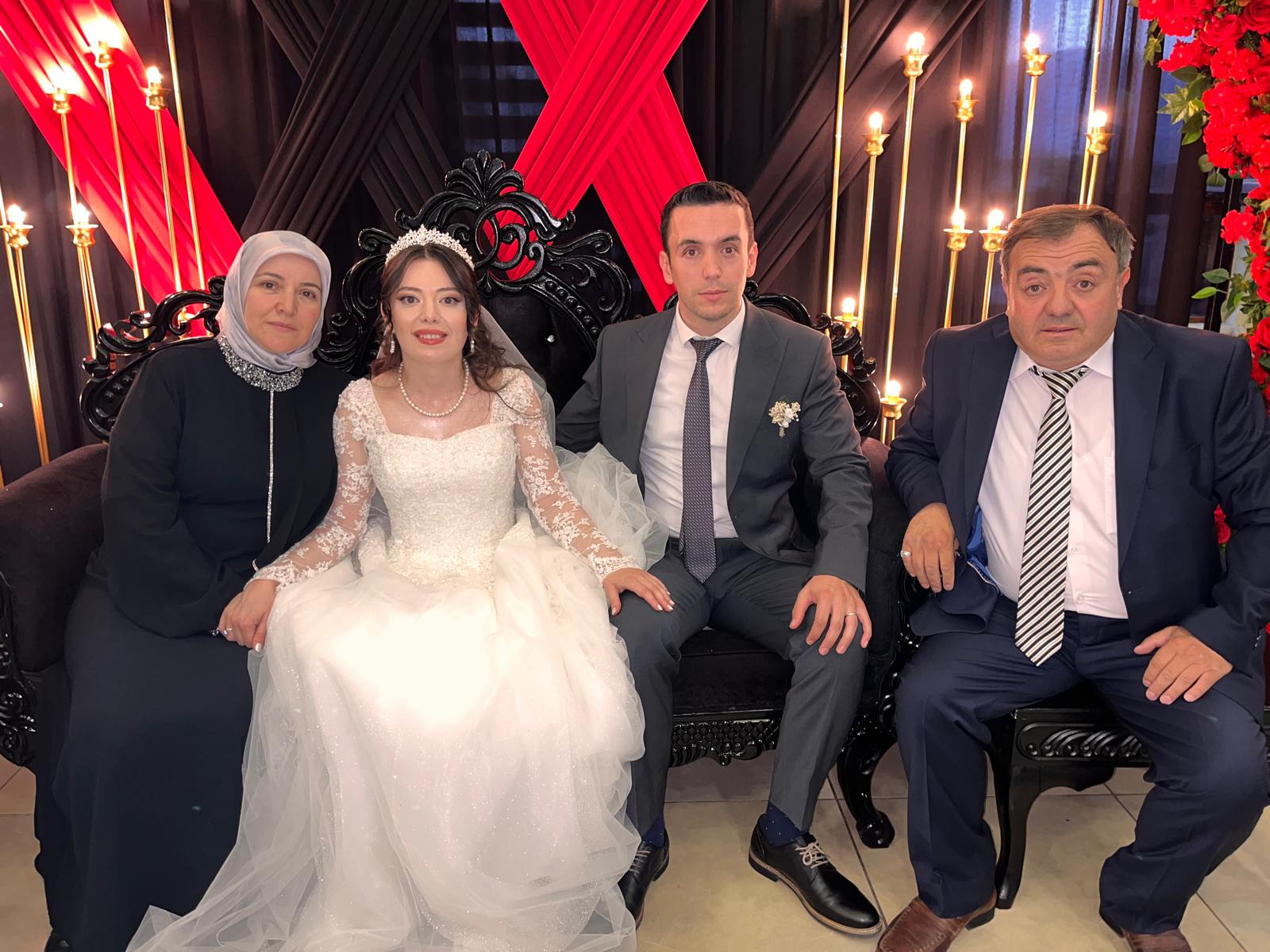 Tuğçe Nur Ve Ömer Mert Çifti Evlendi (1)