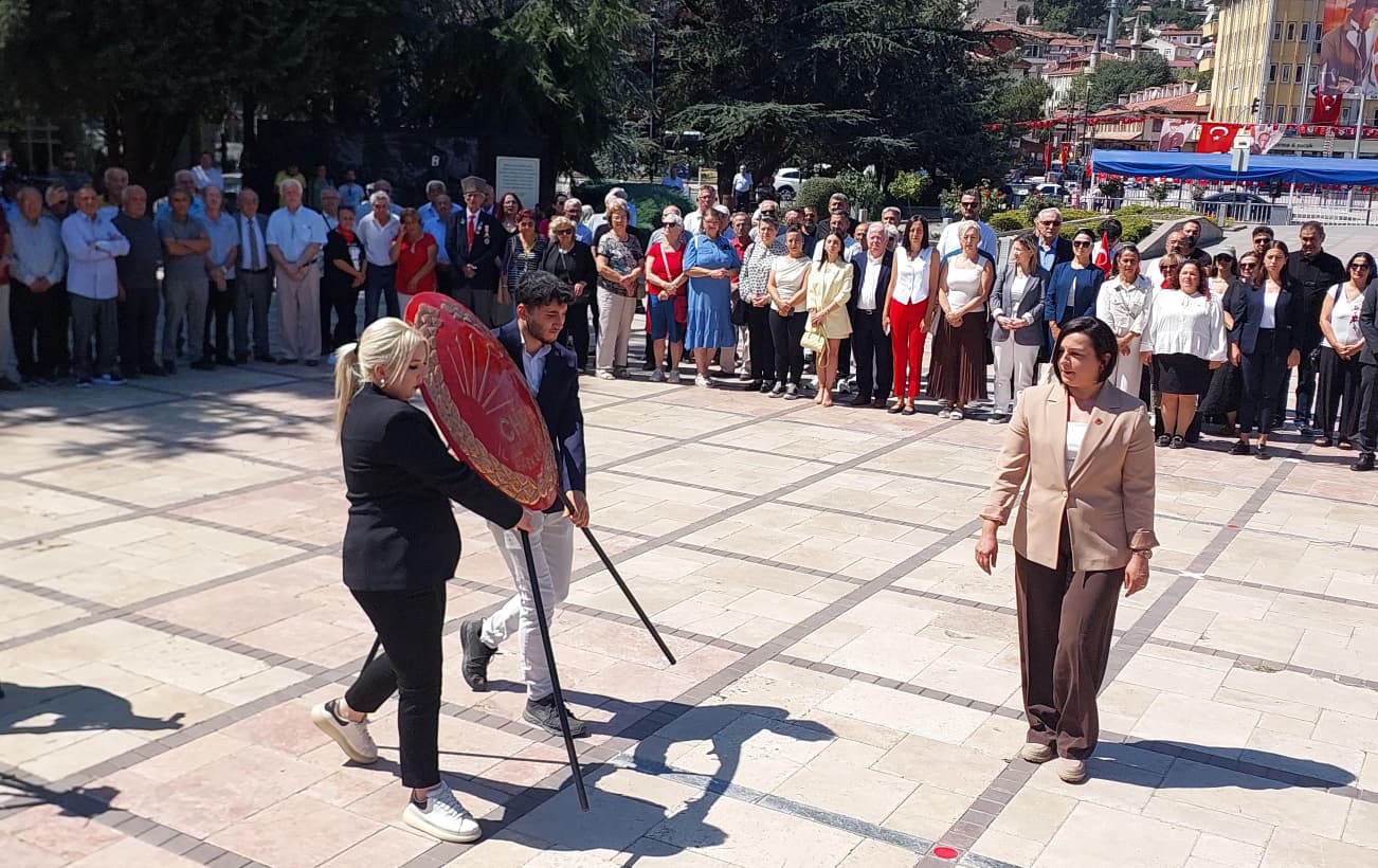 Chp’den 30 Ağustos Zafer Bayramı’nda Çelenk Sunma Töreni… (4)