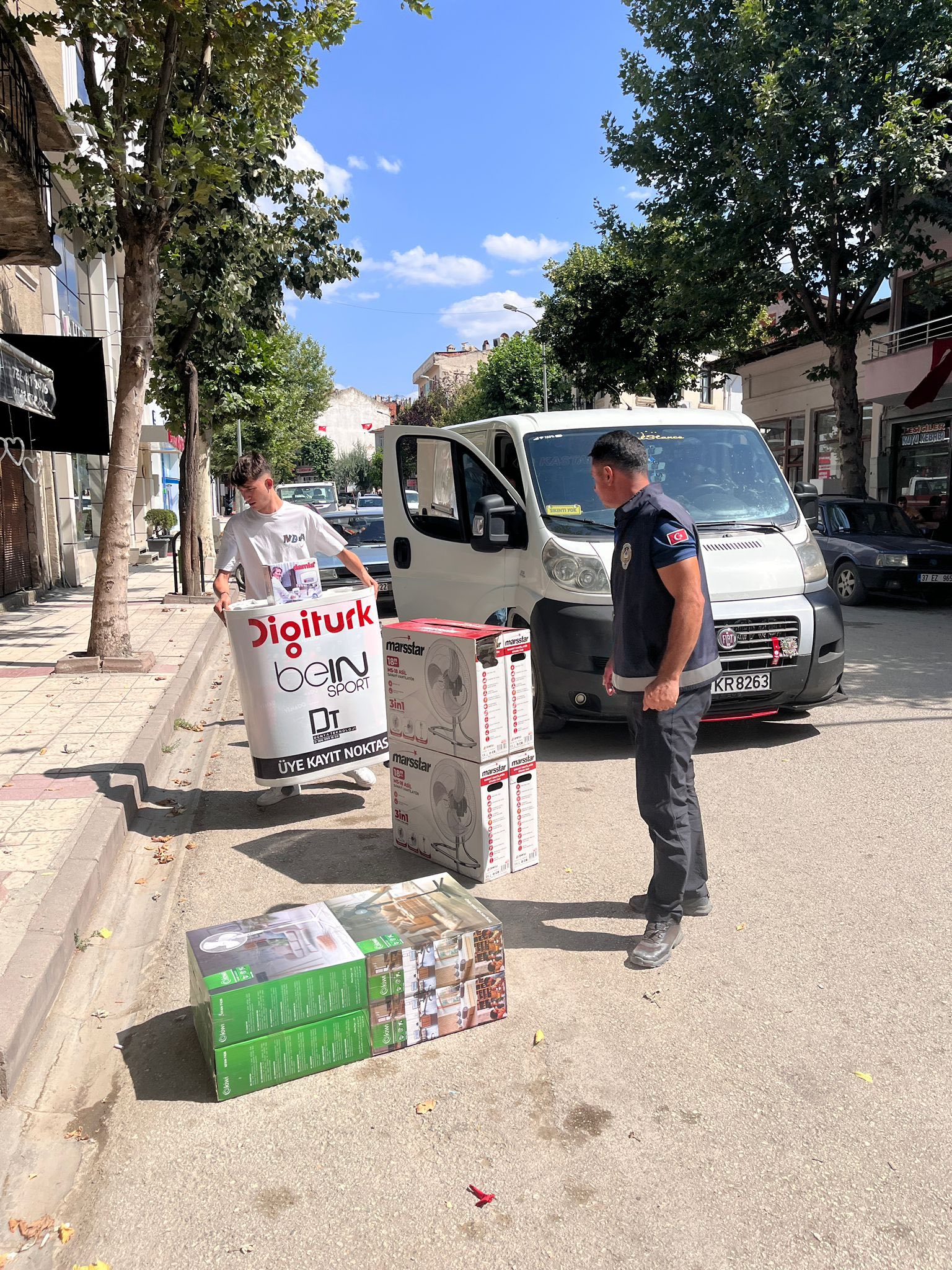 Kaldırımı Işgal Eden Esnaf Uyarıldı! (2)