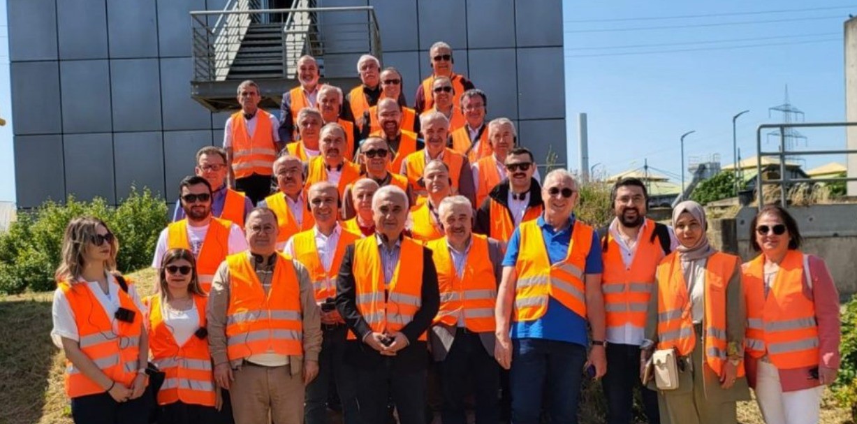 Kasmi̇b Az Mı Gitti Uz Mu Gitti (4)