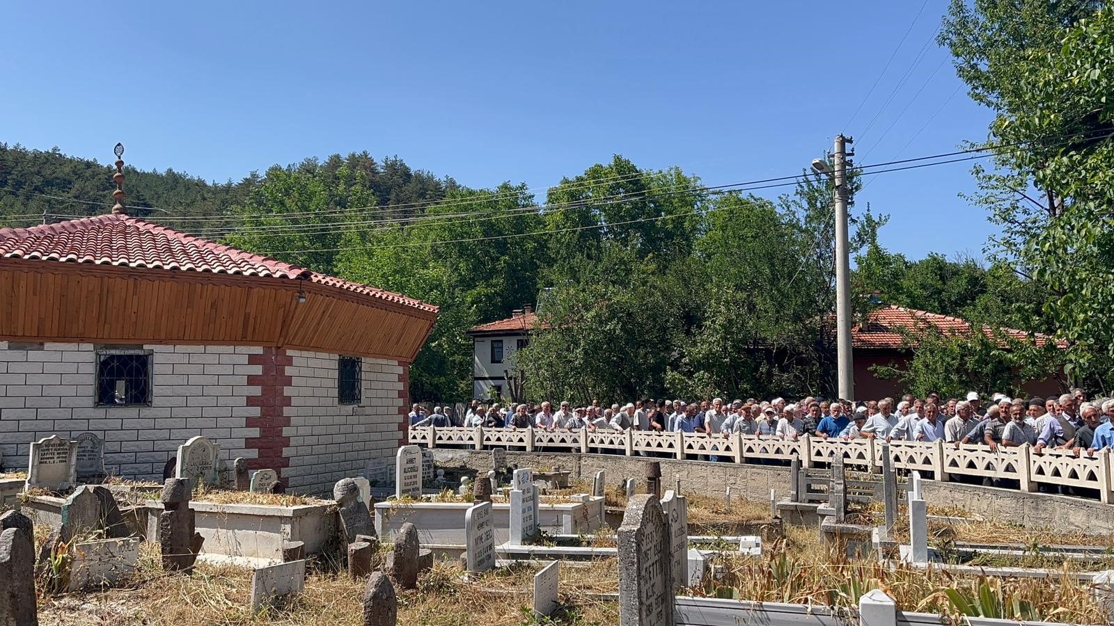 Kastamonu'da Yüzlerce Vatandaş Ellerini Semaya Açtı (1)