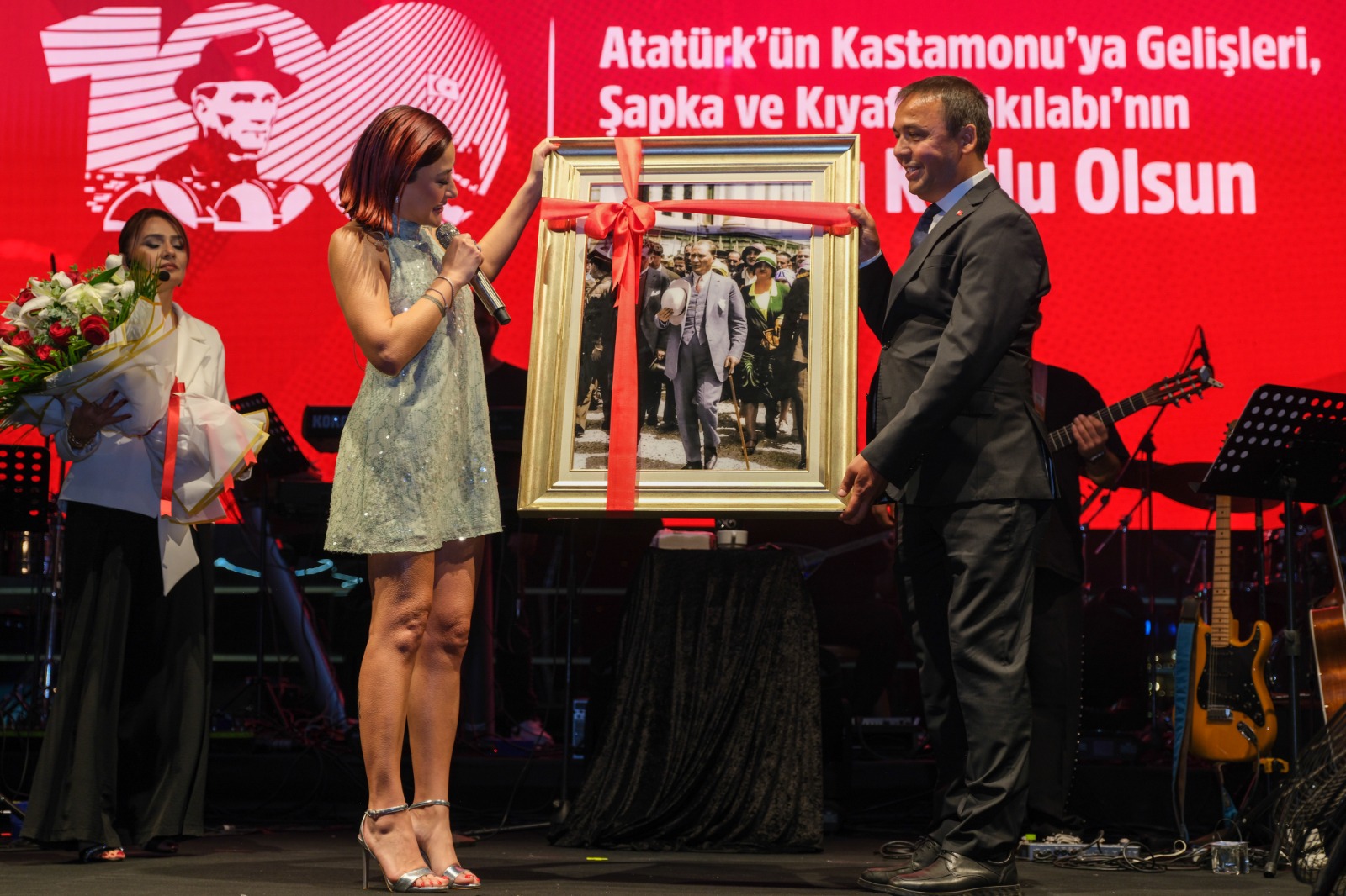 Melek Mosso Rüzgarı Esti (2)