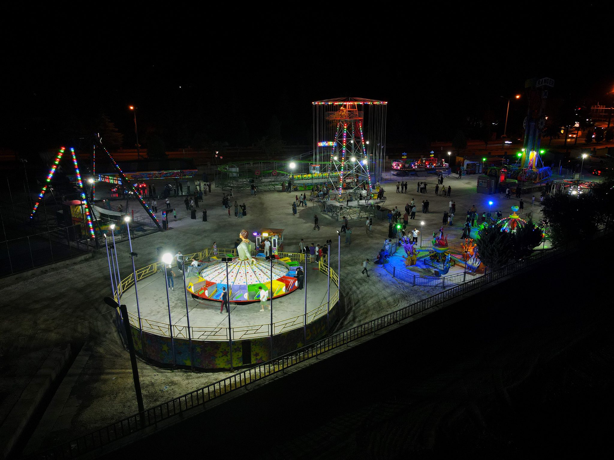 Taşköprü’de Festival Coşkusu Lunaparkla Başladı (3)
