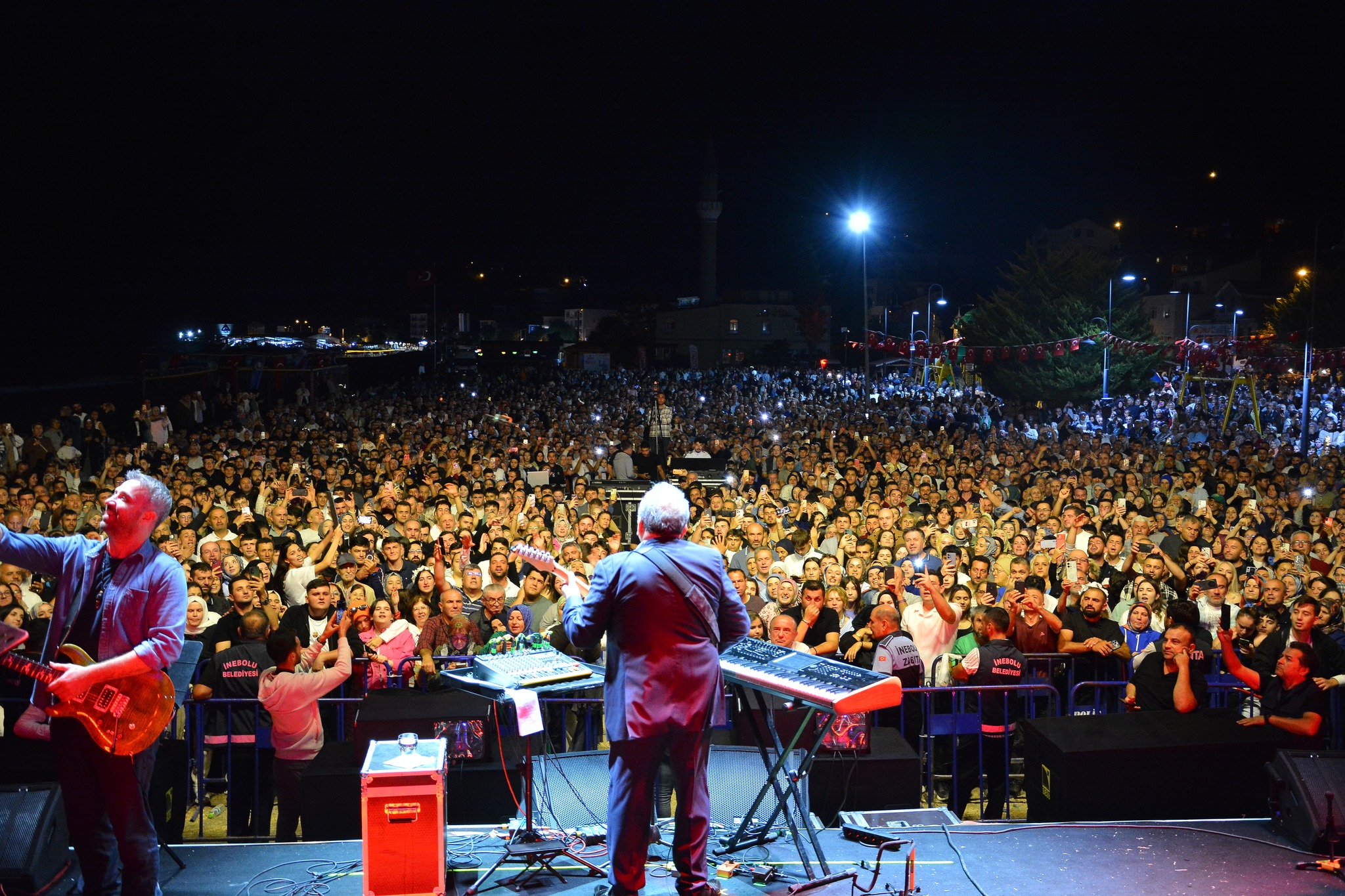 Ümit Besen Heyamola’da İnebolu’yu Salladı (1)